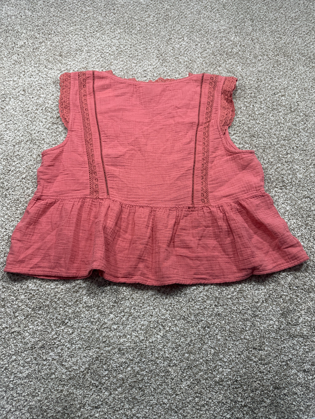 Universal Thread women’s pink crochet trim flutter sleeve blouse back view