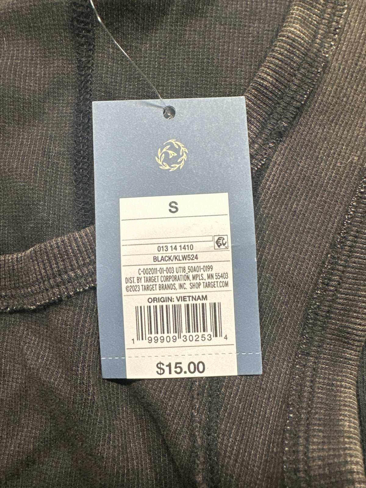 Universal Thread retail tag showing small size and UPC