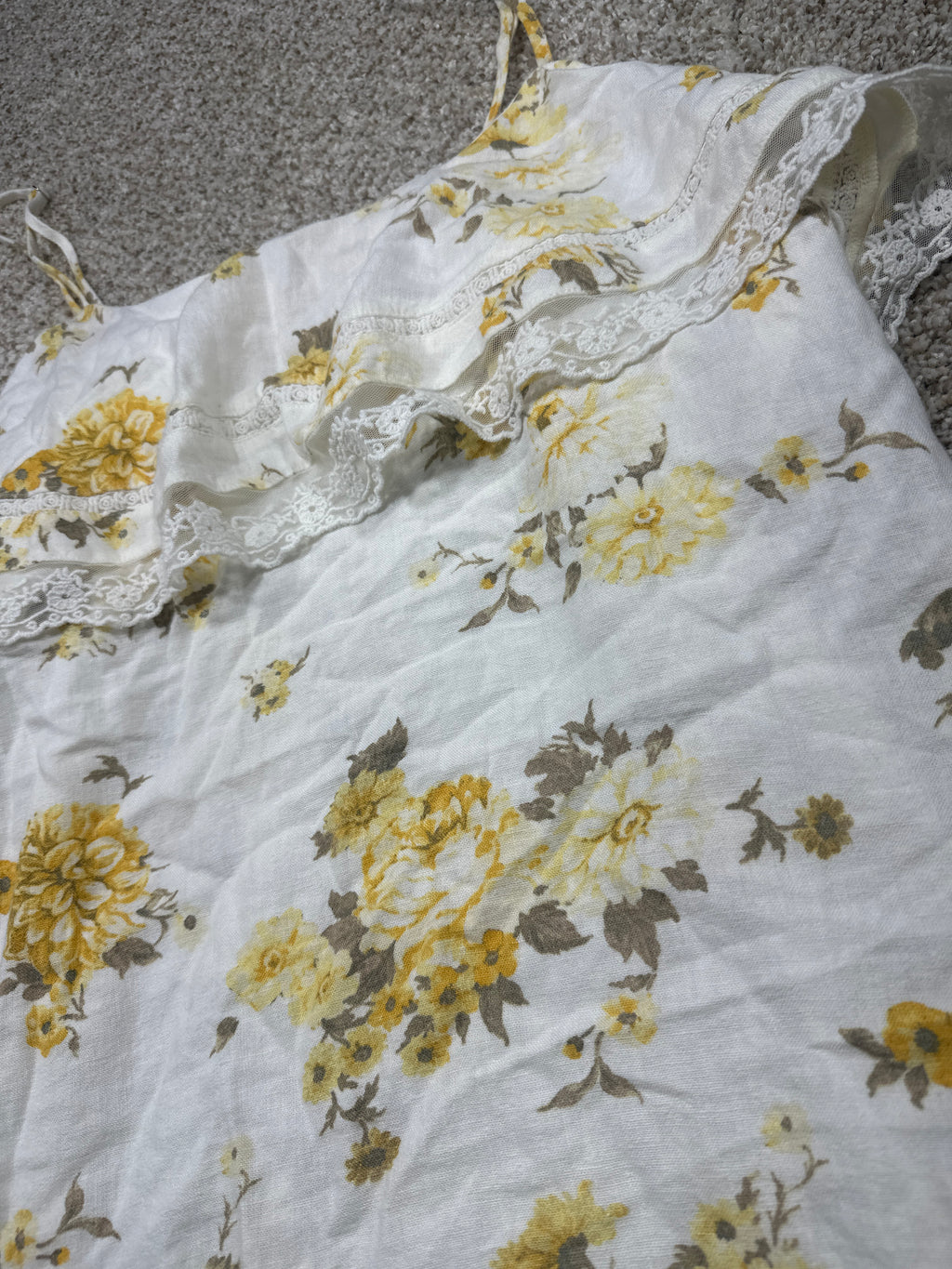 Universal Thread sundress floral print and lace ruffle neckline detail