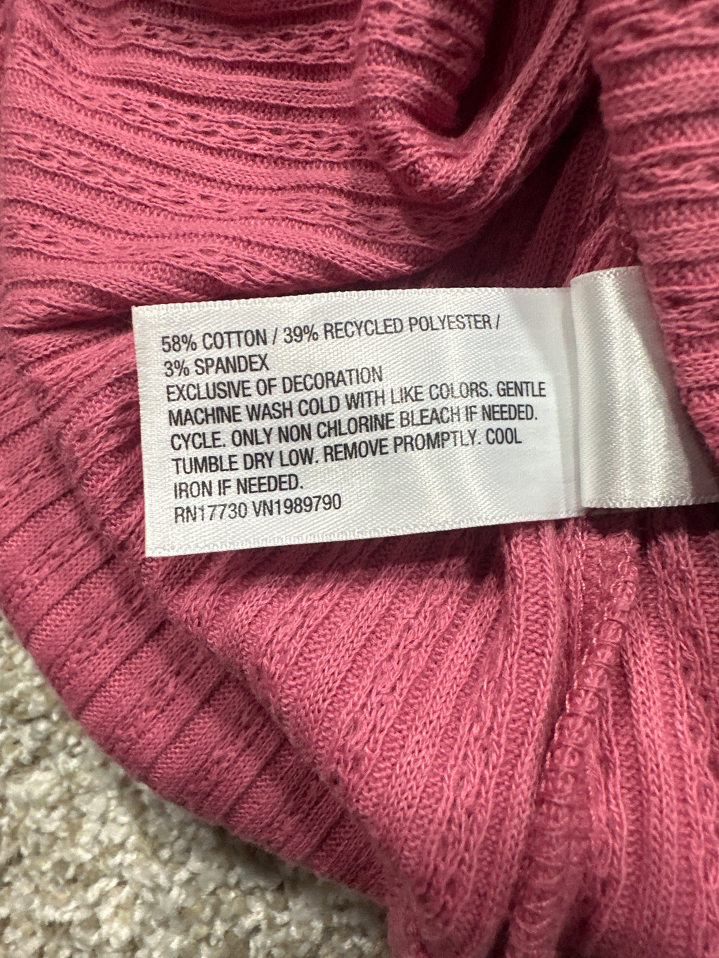 Universal Thread women's pink pointelle ribbed tank top material label