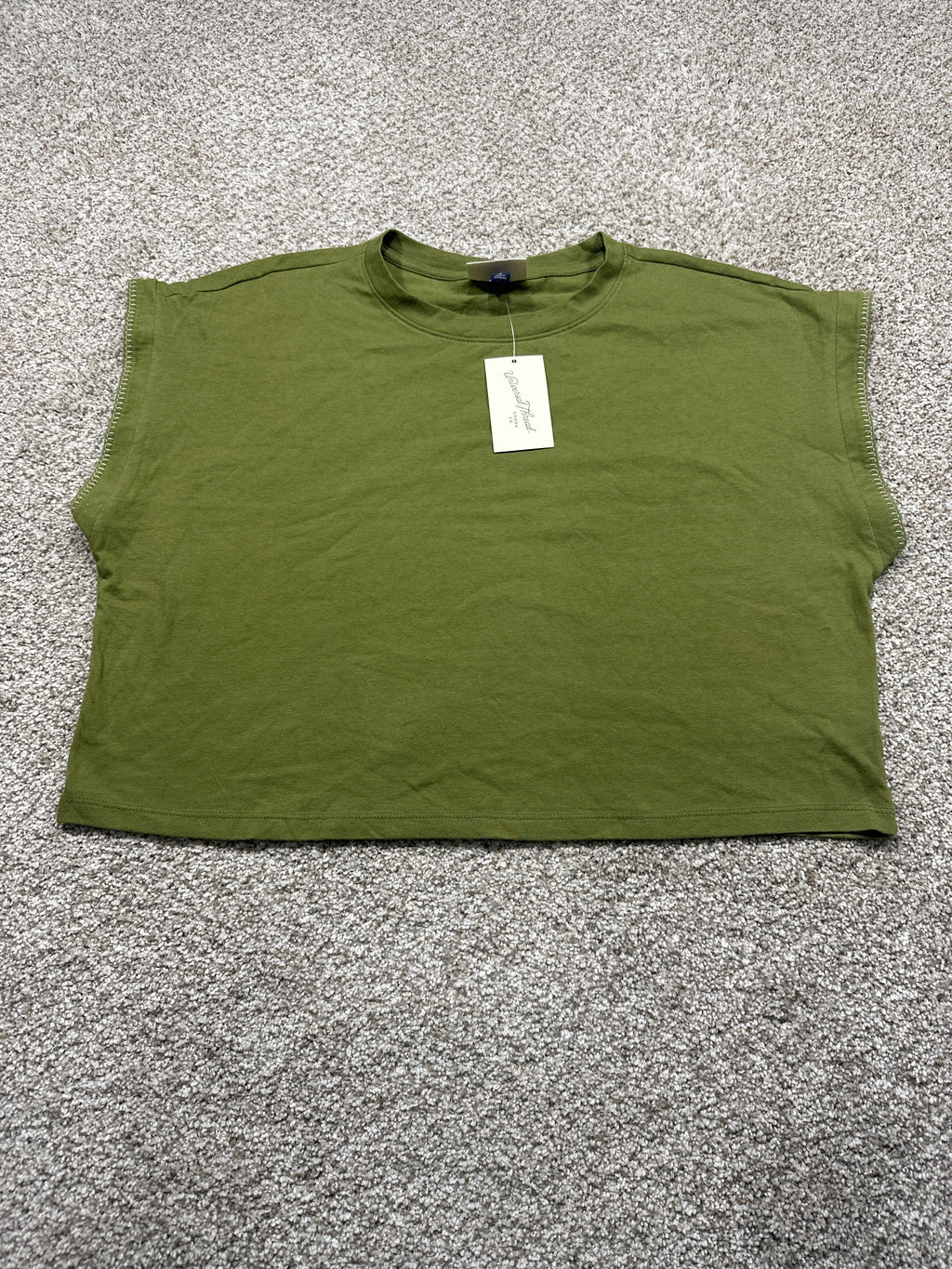 Universal Thread women's green cap sleeve cropped T-shirt front