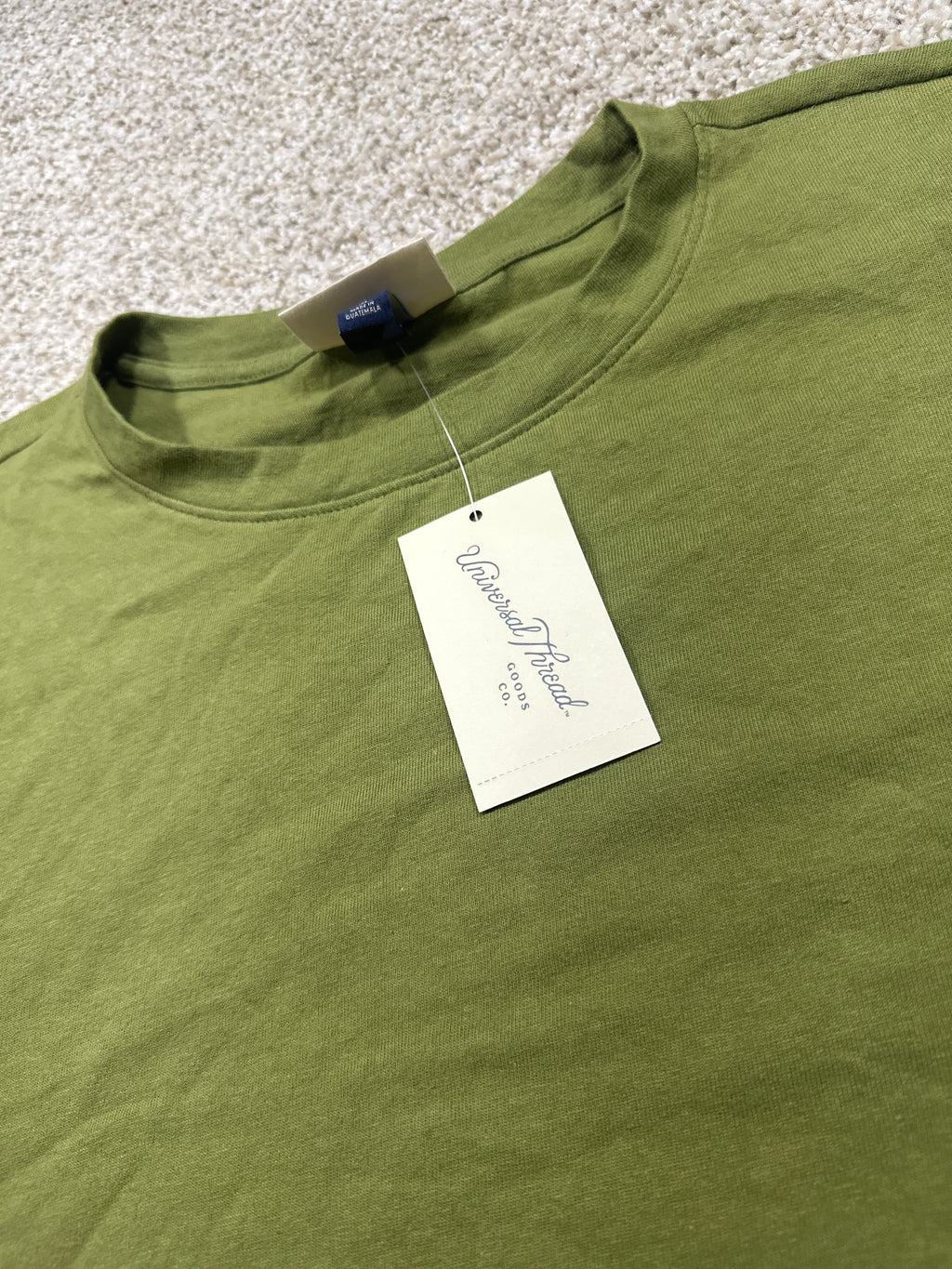 Universal Thread women's green cap sleeve cropped T-shirt neckline