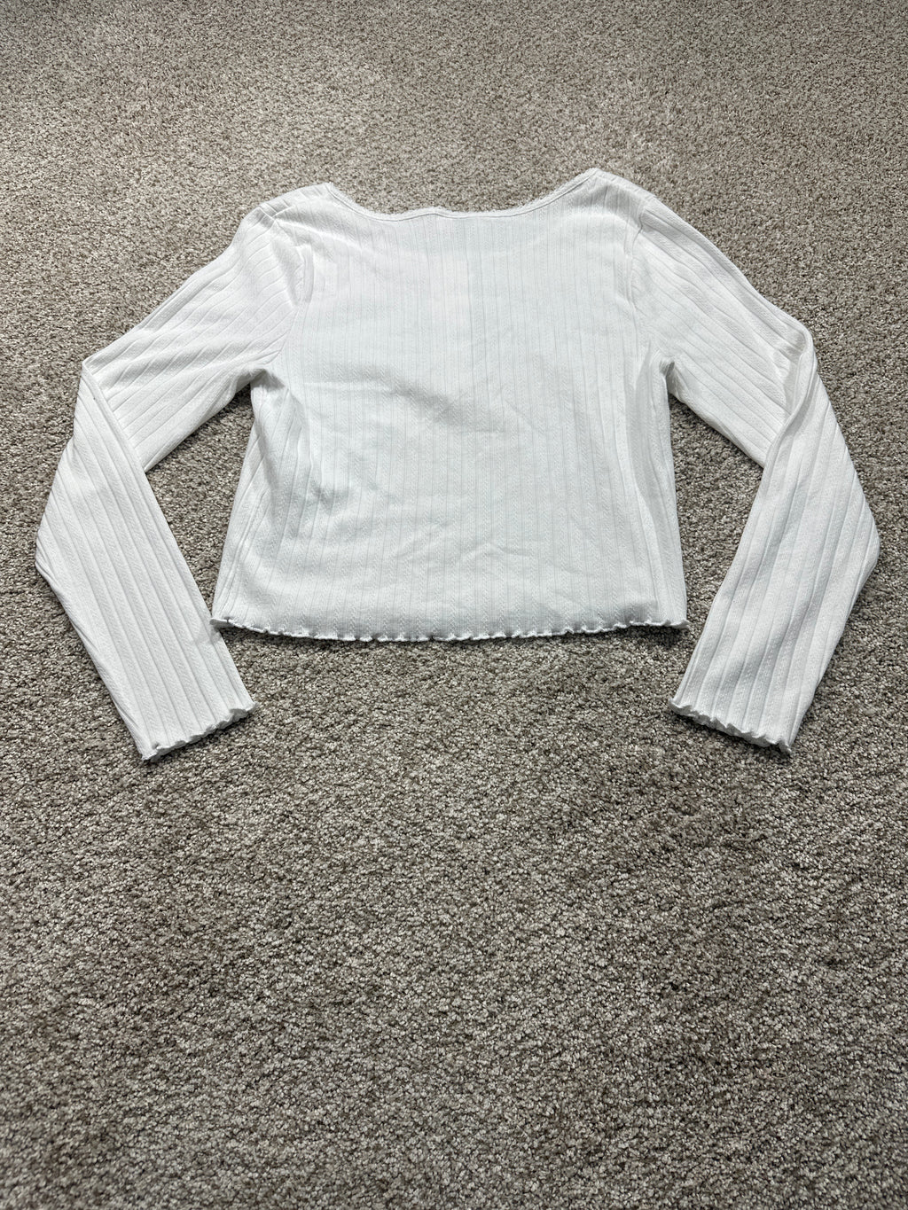 Universal Thread women's white ribbed long sleeve henley crop top back