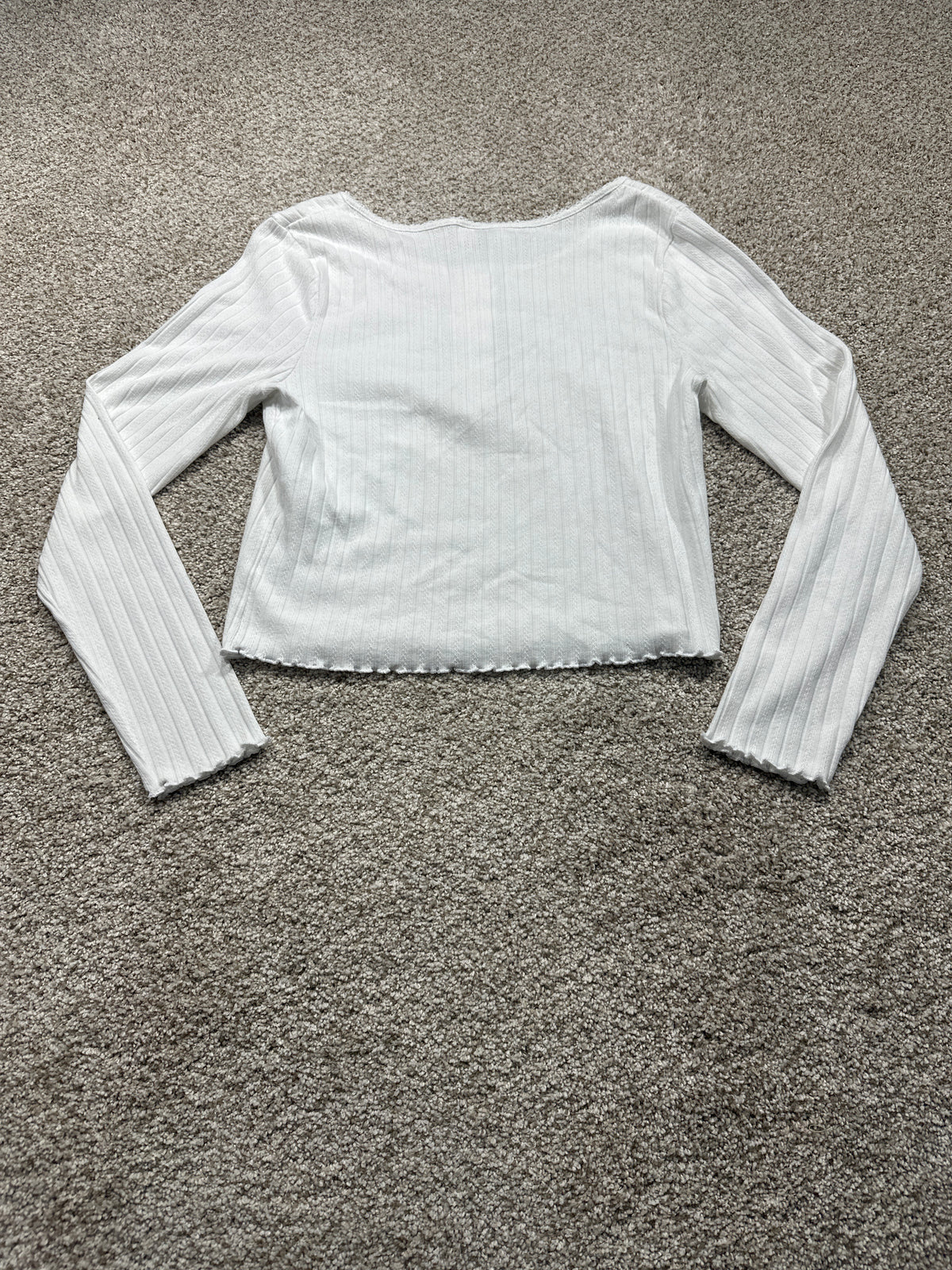 Universal Thread women's white ribbed long sleeve henley crop top back