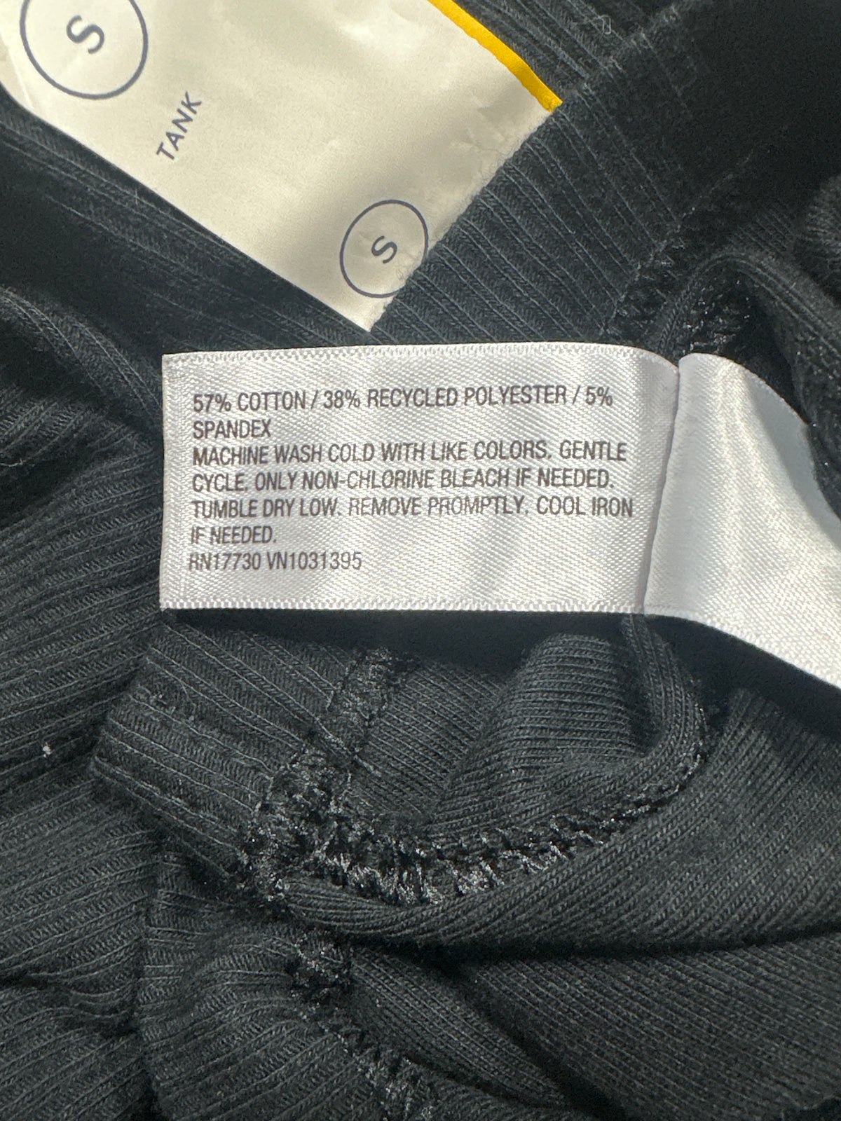 Universal Thread women's black ribbed tank top material label
