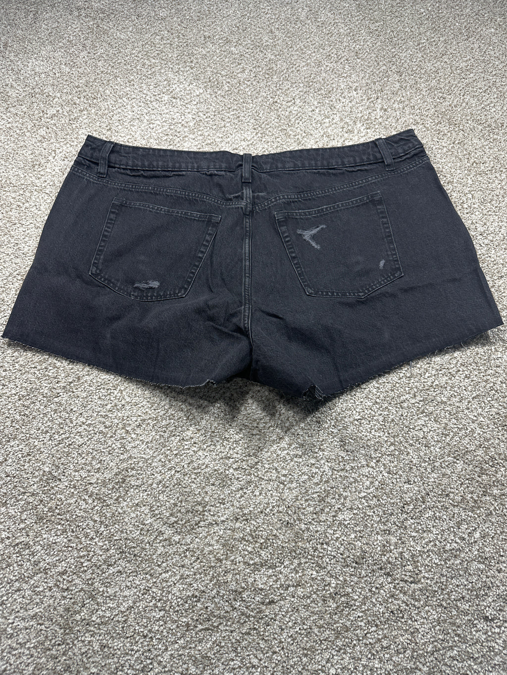 Universal Thread women's black distressed denim cutoff shorts back