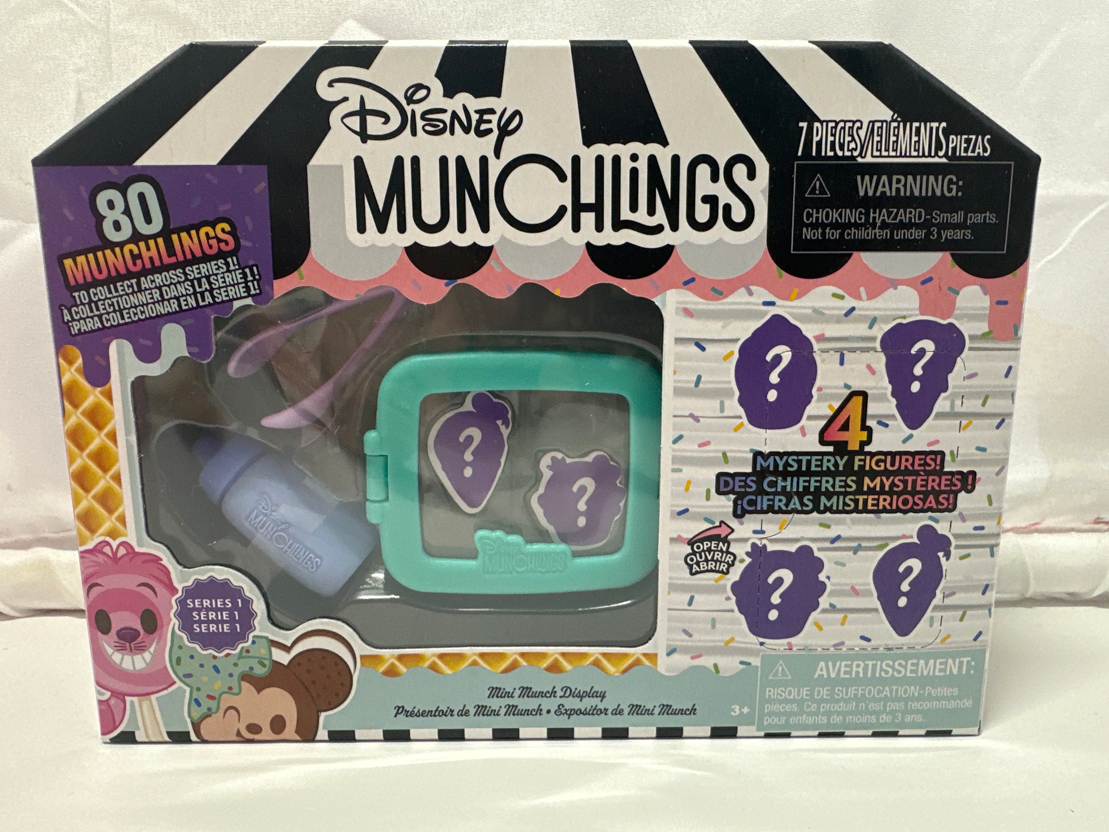 Disney Munchlings Mini Munch Display 7-Piece Set with 4 Mystery Figures Blue