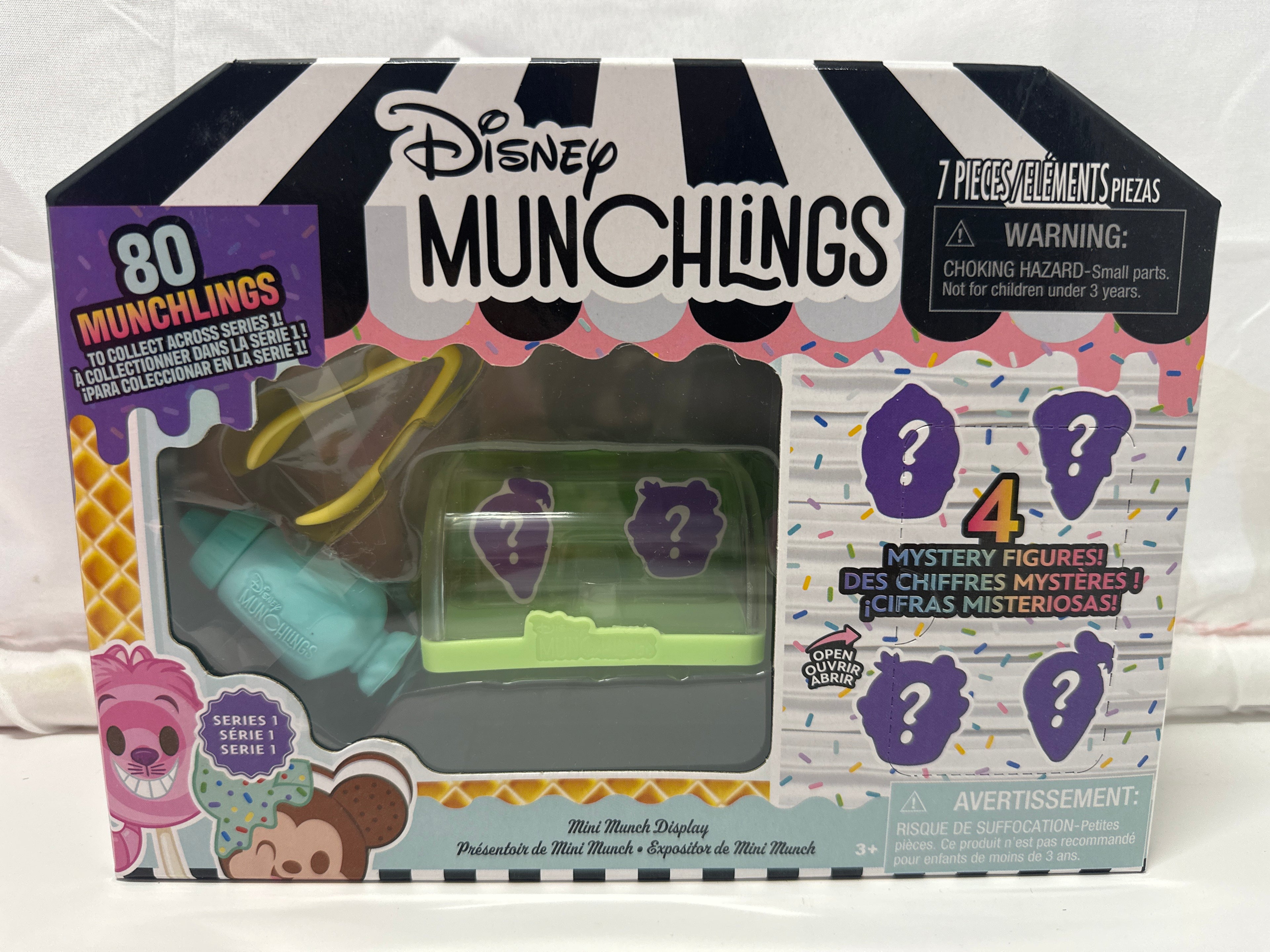 Disney Munchlings Mini Munch Display 7-Piece Set with 4 Mystery Figures Green