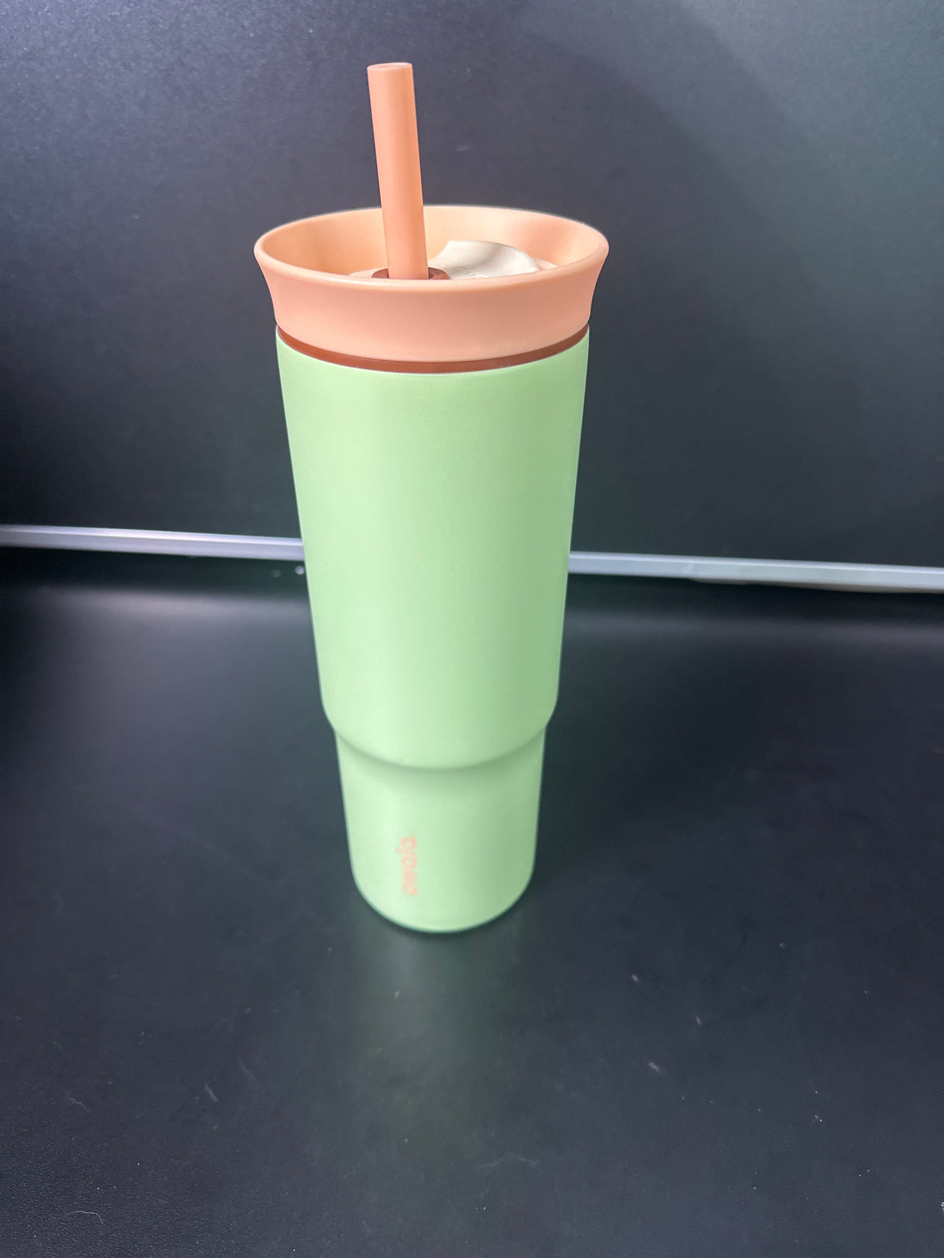 Owala 24oz Tumbler 6-00021
