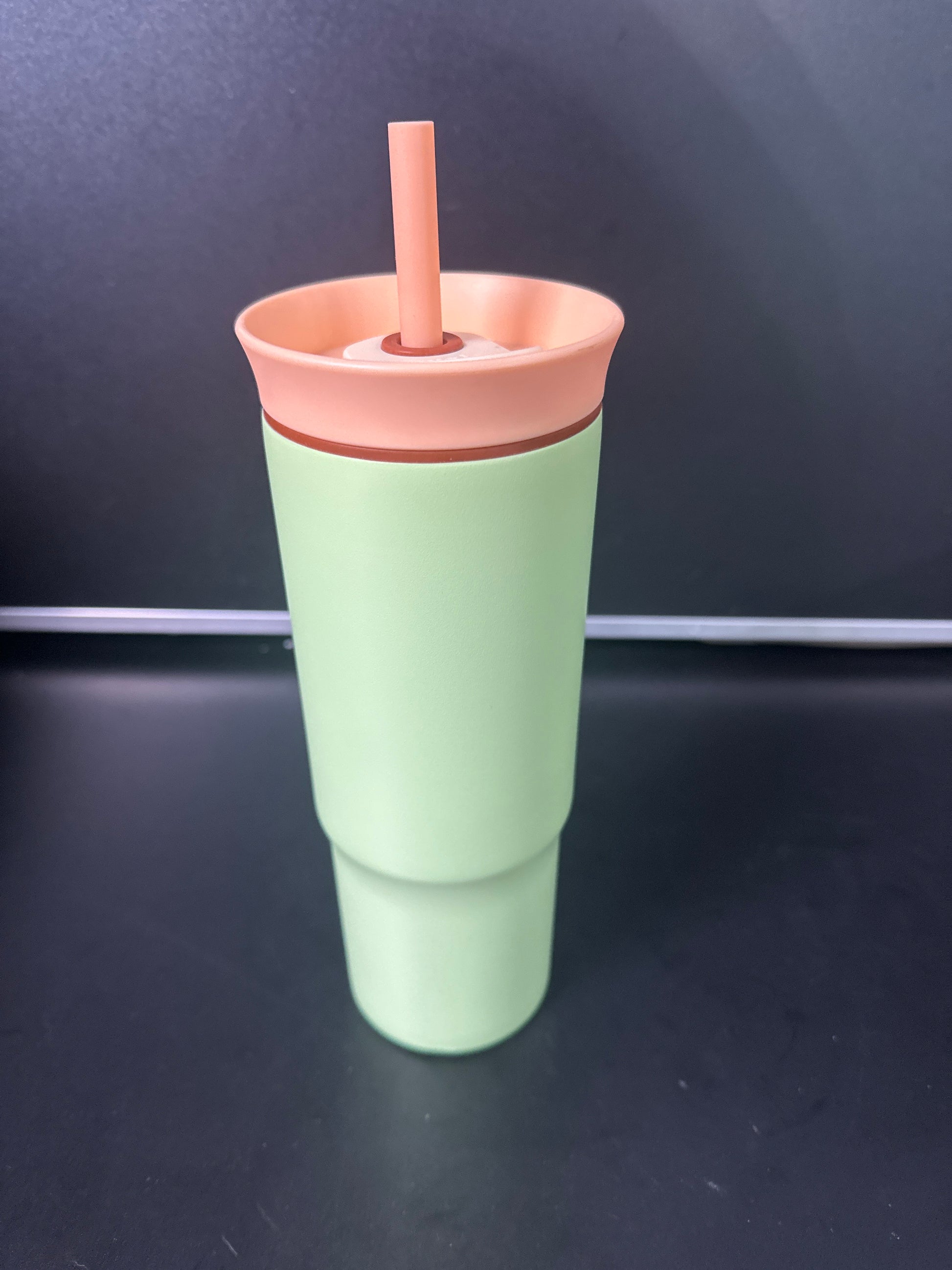 Owala 24oz Tumbler 6-00021