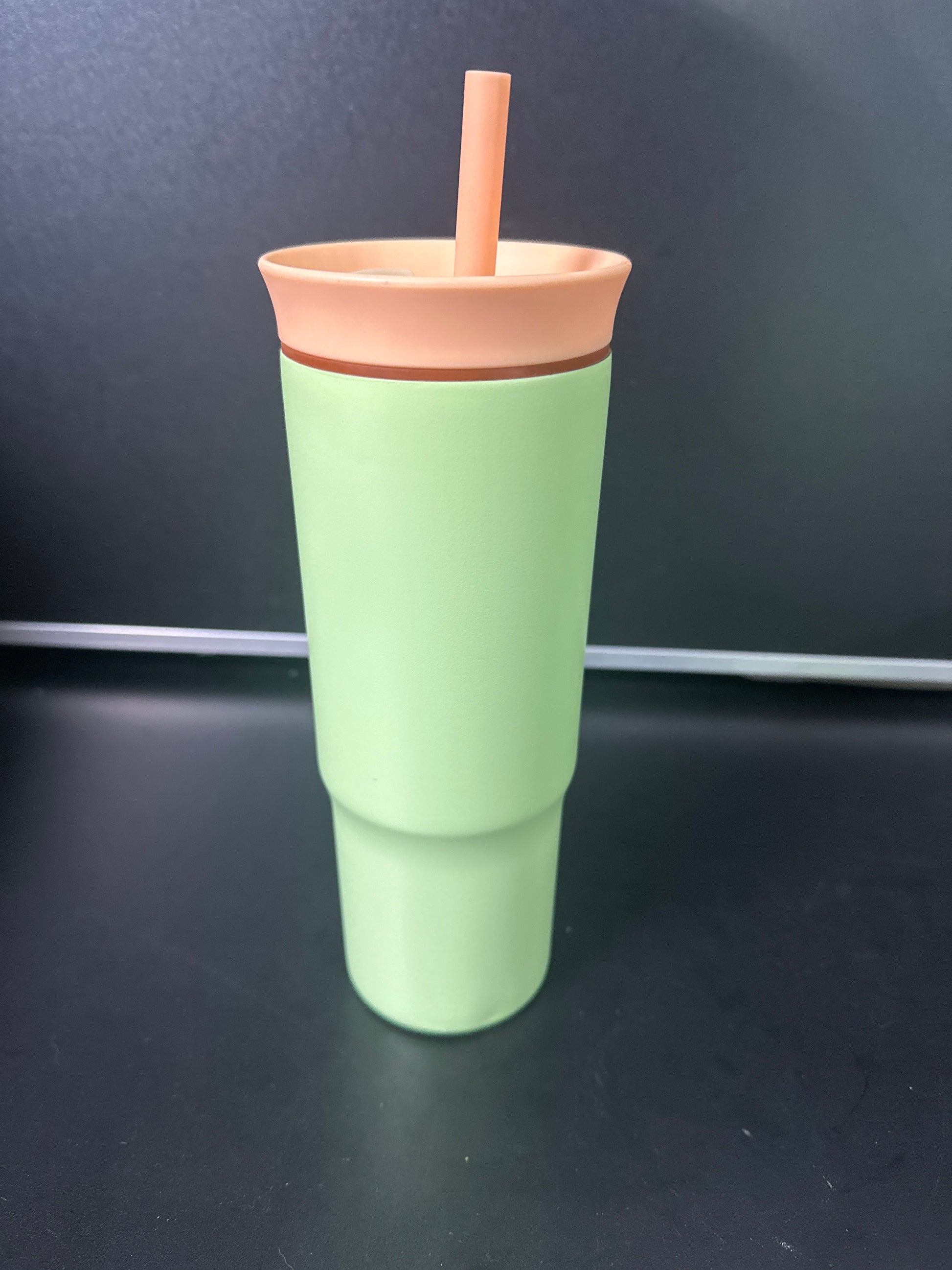 Owala 24oz Tumbler 6-00021