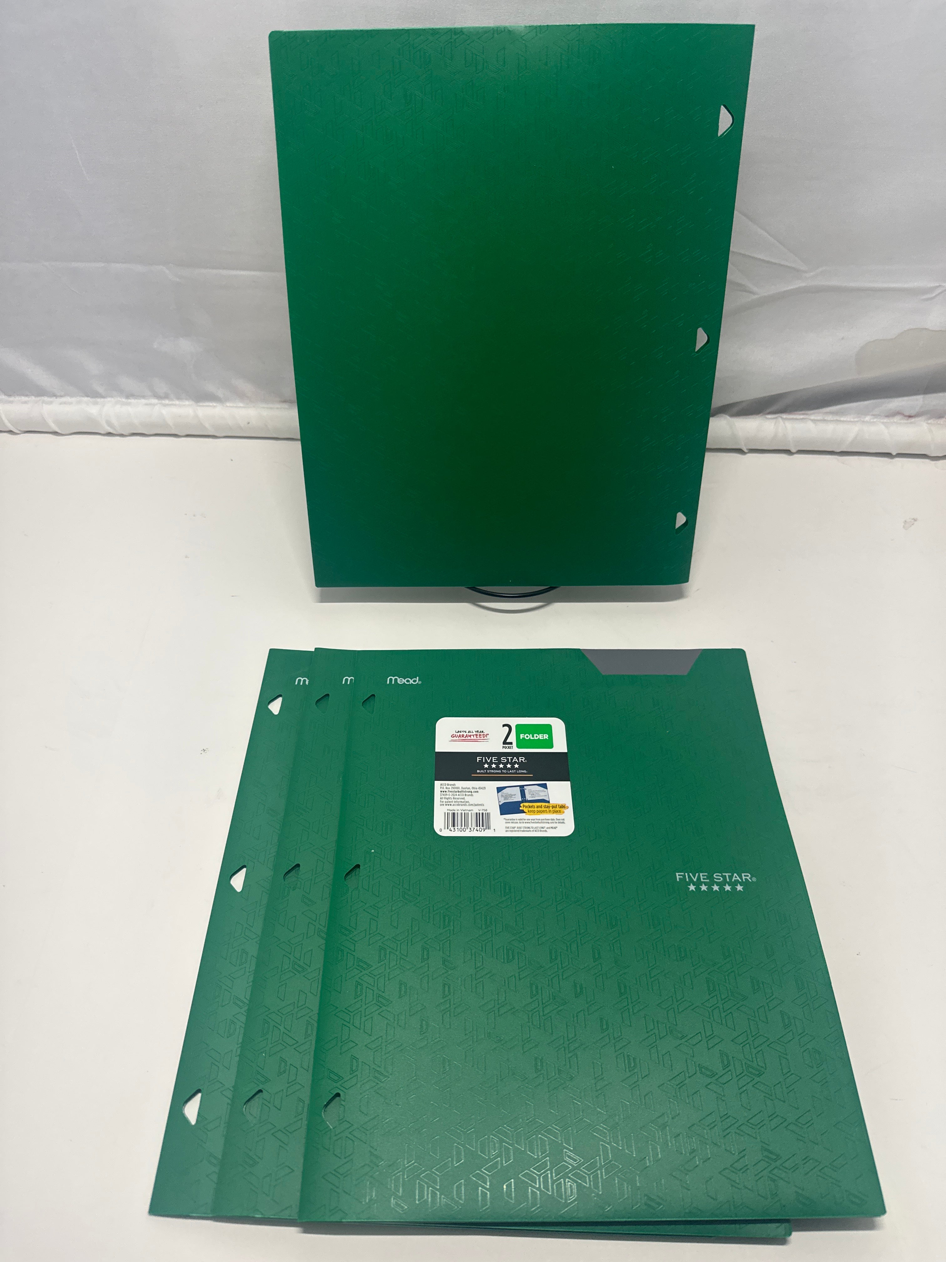 Mead Five Star 2 Pocket Poly Folders 4 Pack Green Durable 3 Hole Punch School