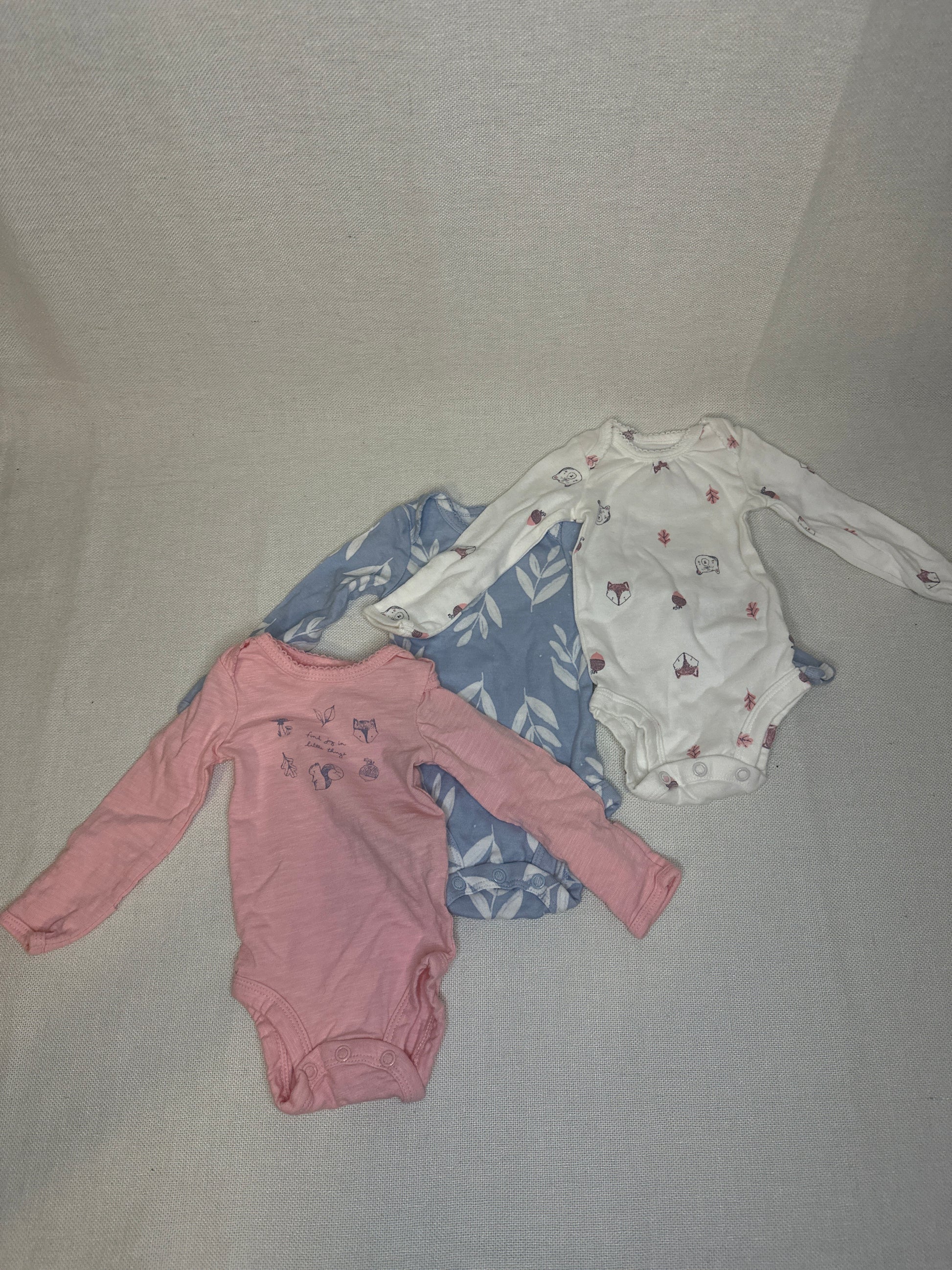 Carter’s Newborn Girls Long Sleeve Onesies – Size Newborn