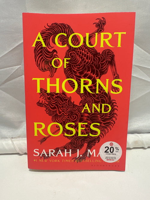 A Court of Thorns and Roses paperback front cover
