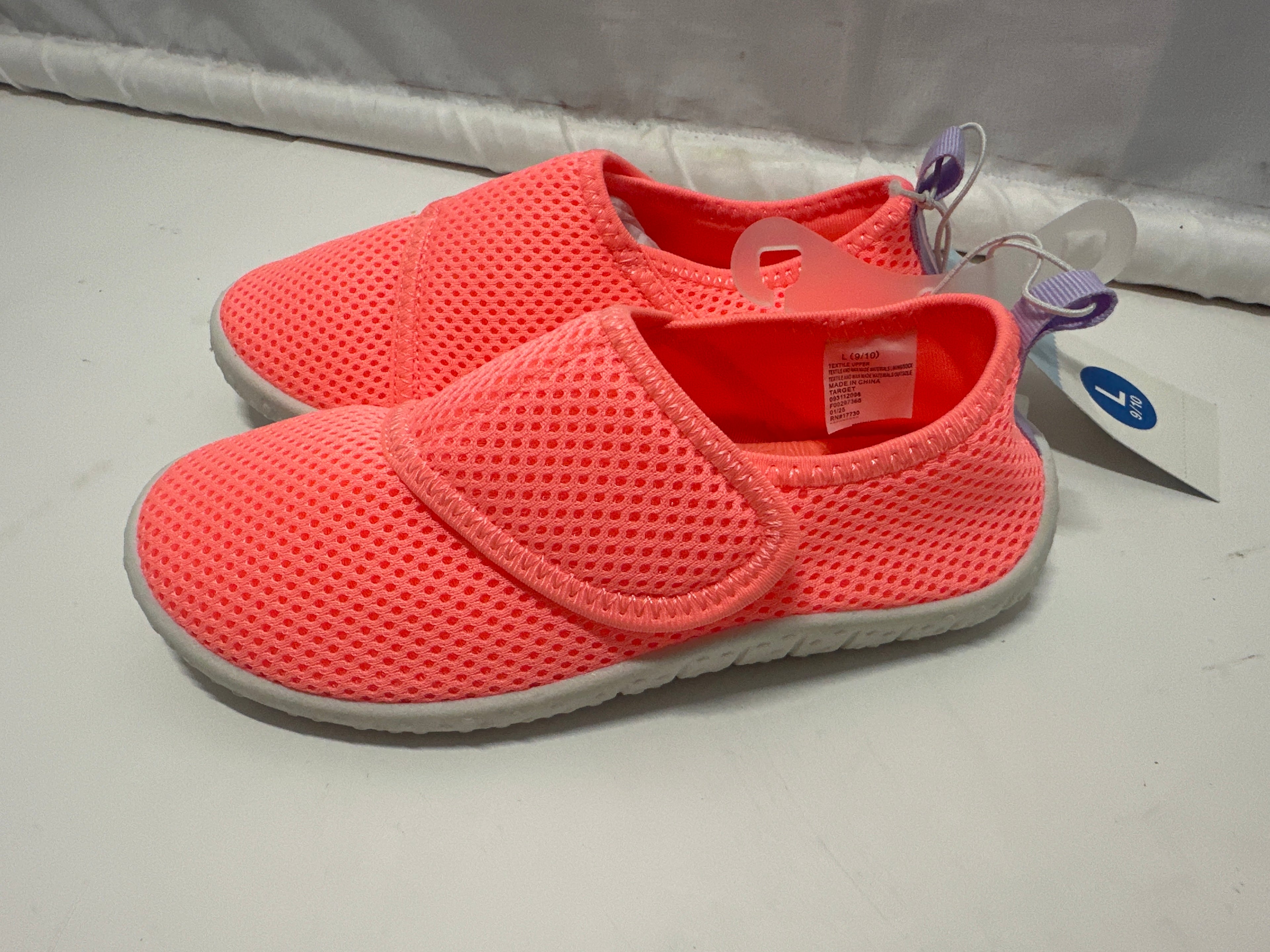 Cat & Jack Girls Pink Water Shoes Hook Loop Closure Size 9/10 Large