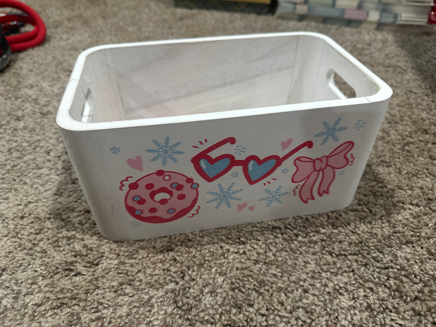 White wooden box with bows