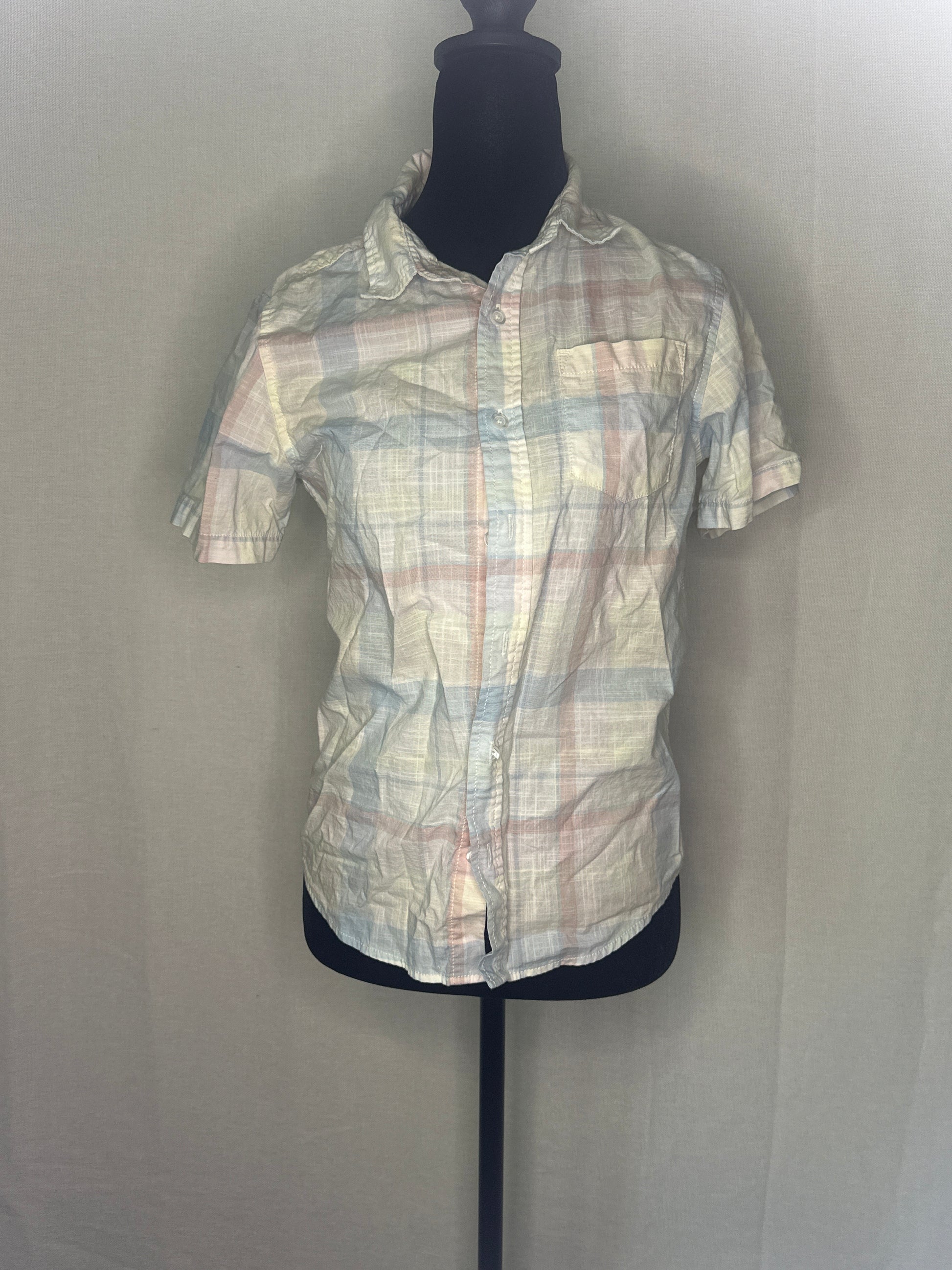 Boys' Short Sleeve Plaid Poplin Button-Down Shirt - Cat & Jack™ size Large