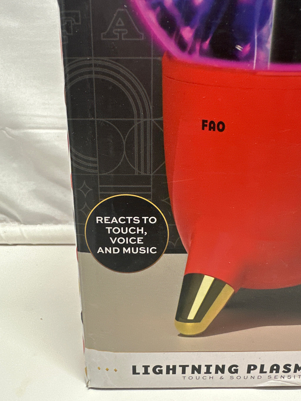 FAO Schwarz Lightning Plasma Ball Touch & Sound Sensitive Red