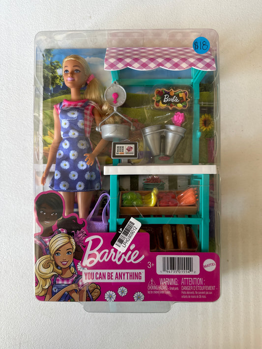 Barbie Careers Farmers Market Playset with Blonde Fashion Doll, Furniture & Accessories