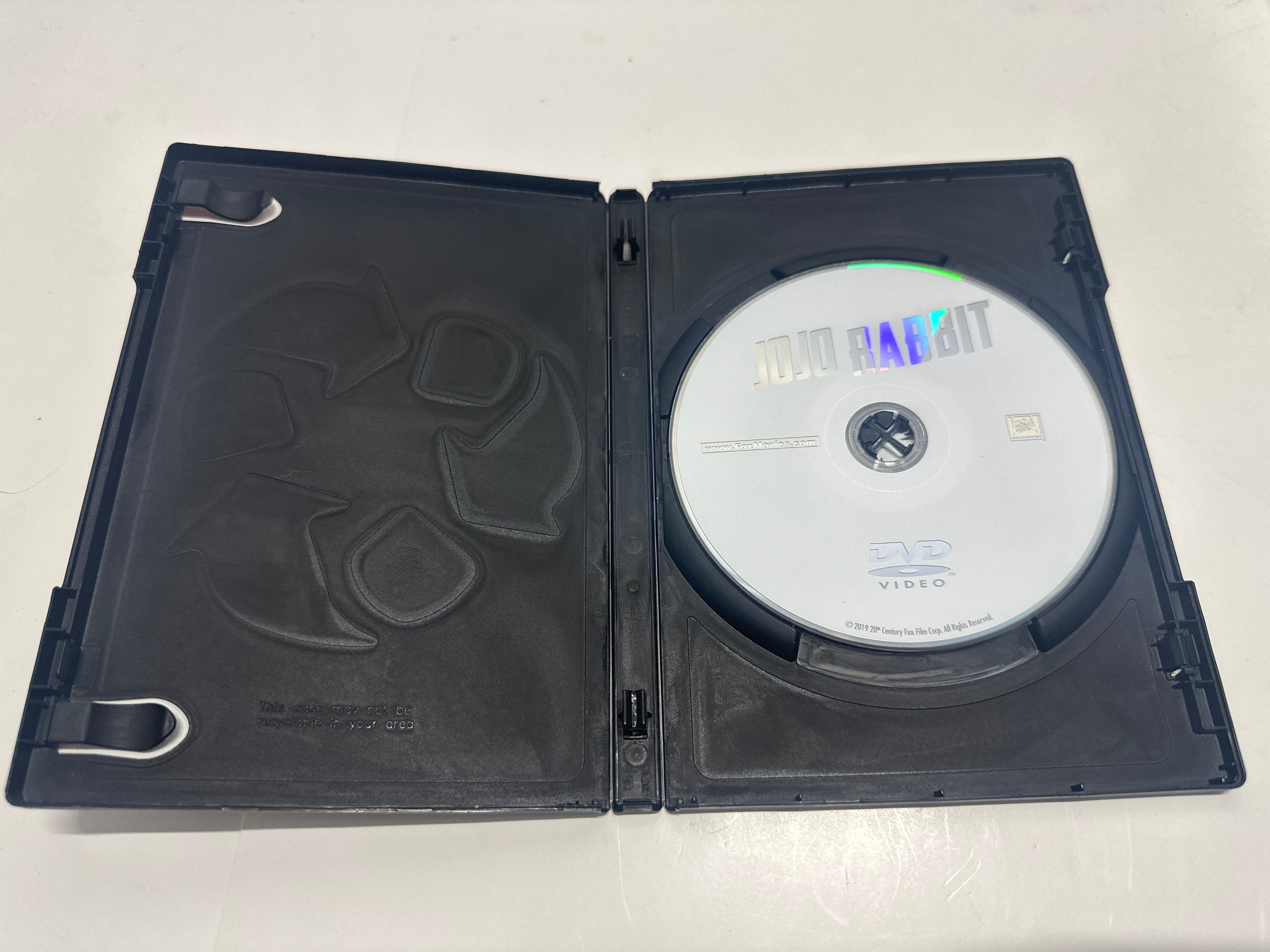 Jojo Rabbit - DVD New Broken Case Tab Read Description