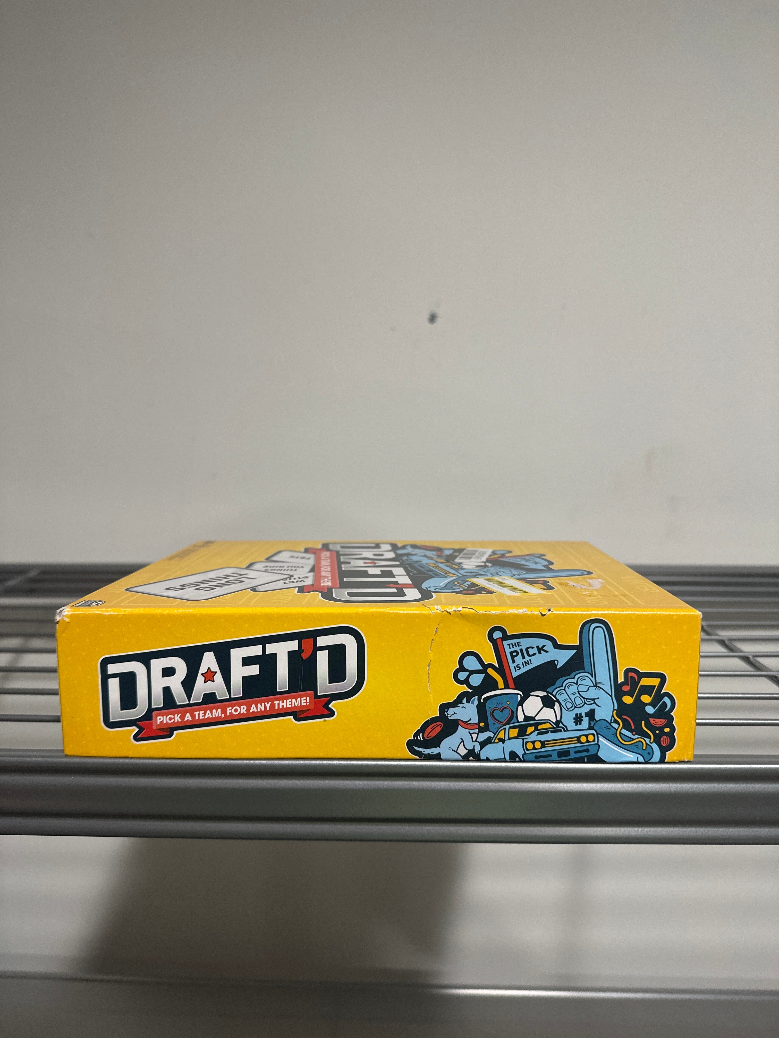 Spin Master Games – Draft’d Competitive Drafting Party Game