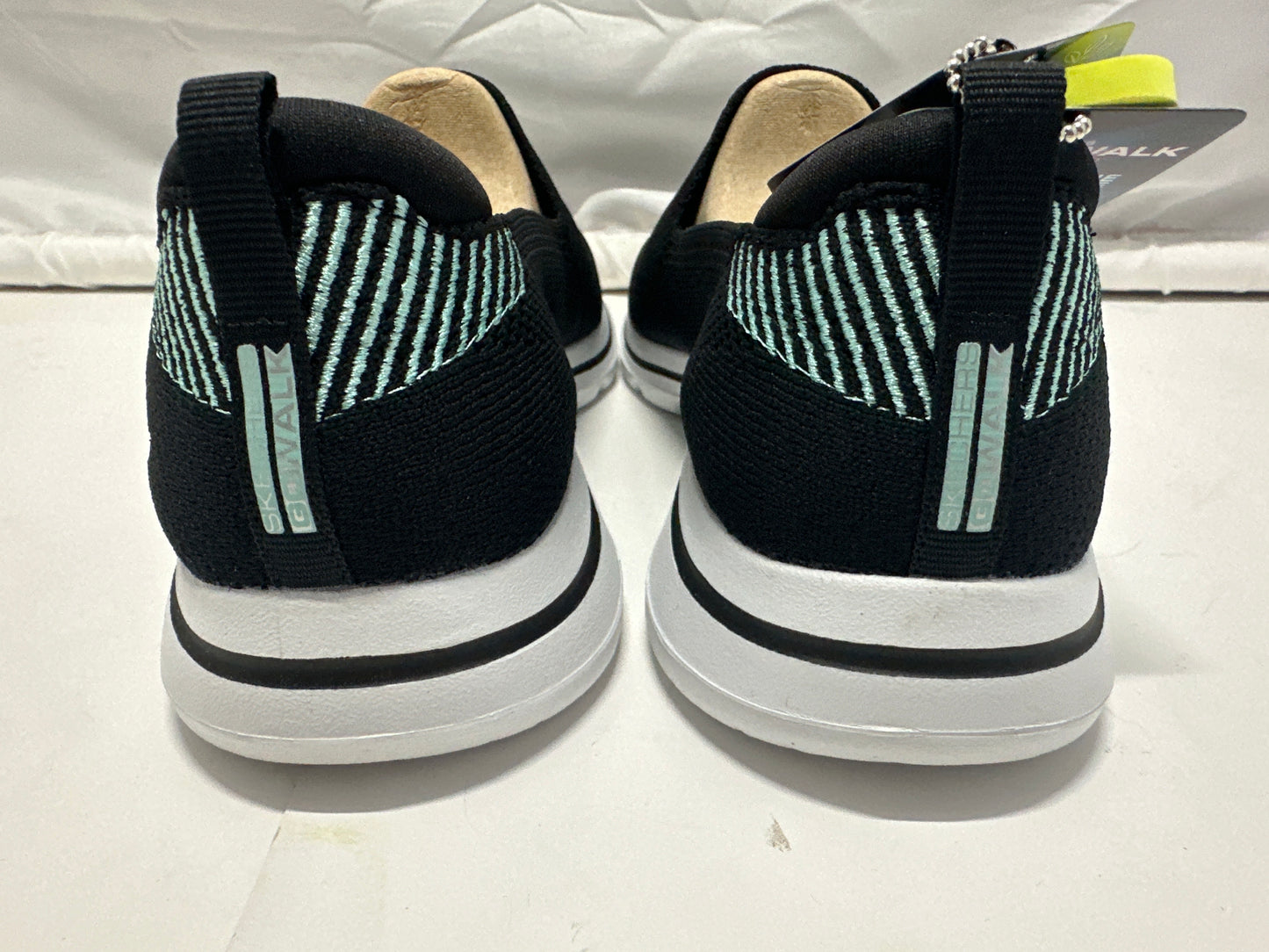 Skechers GOwalk 5 Prized Slip On Shoes Women's 9.5 Black Aqua New