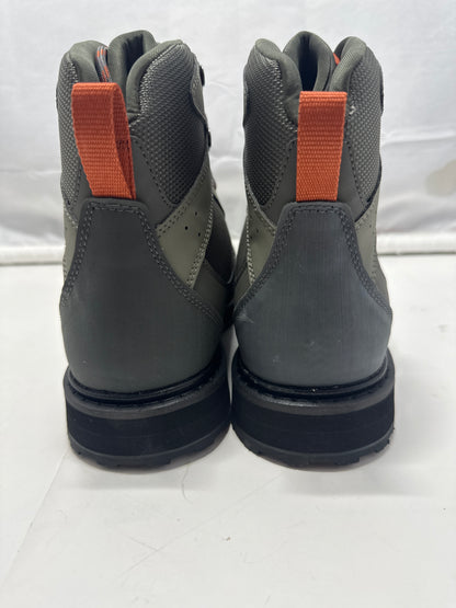 Simms Men's Tributary Rubber Wading Boots Basalt Size 7 Felt-Free Fishing