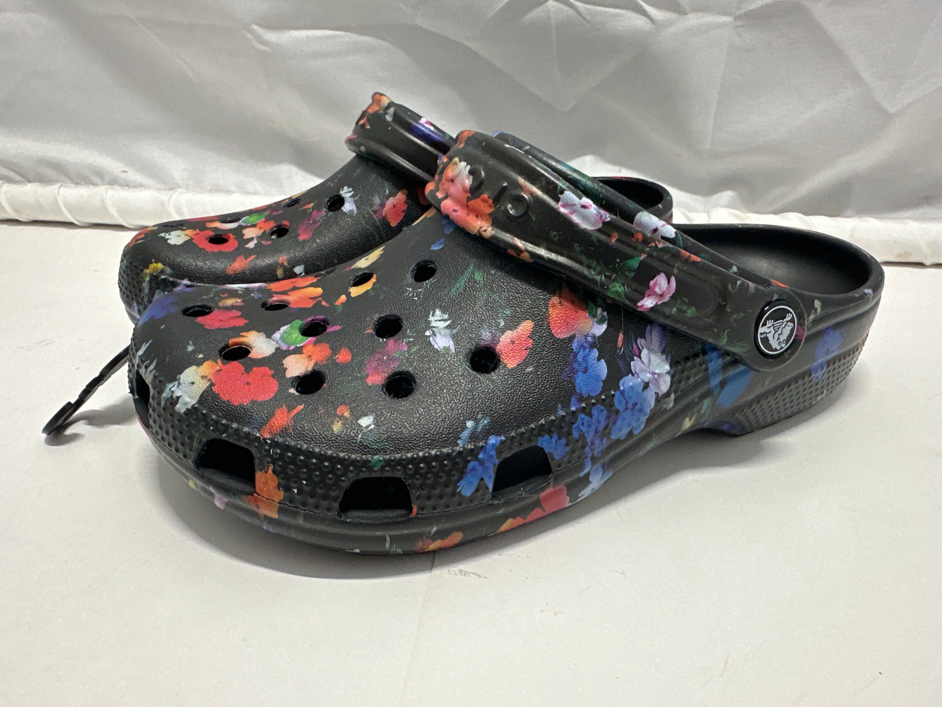 Crocs Classic Floral Print Clogs Black Women's M5 W7 EU 37-38