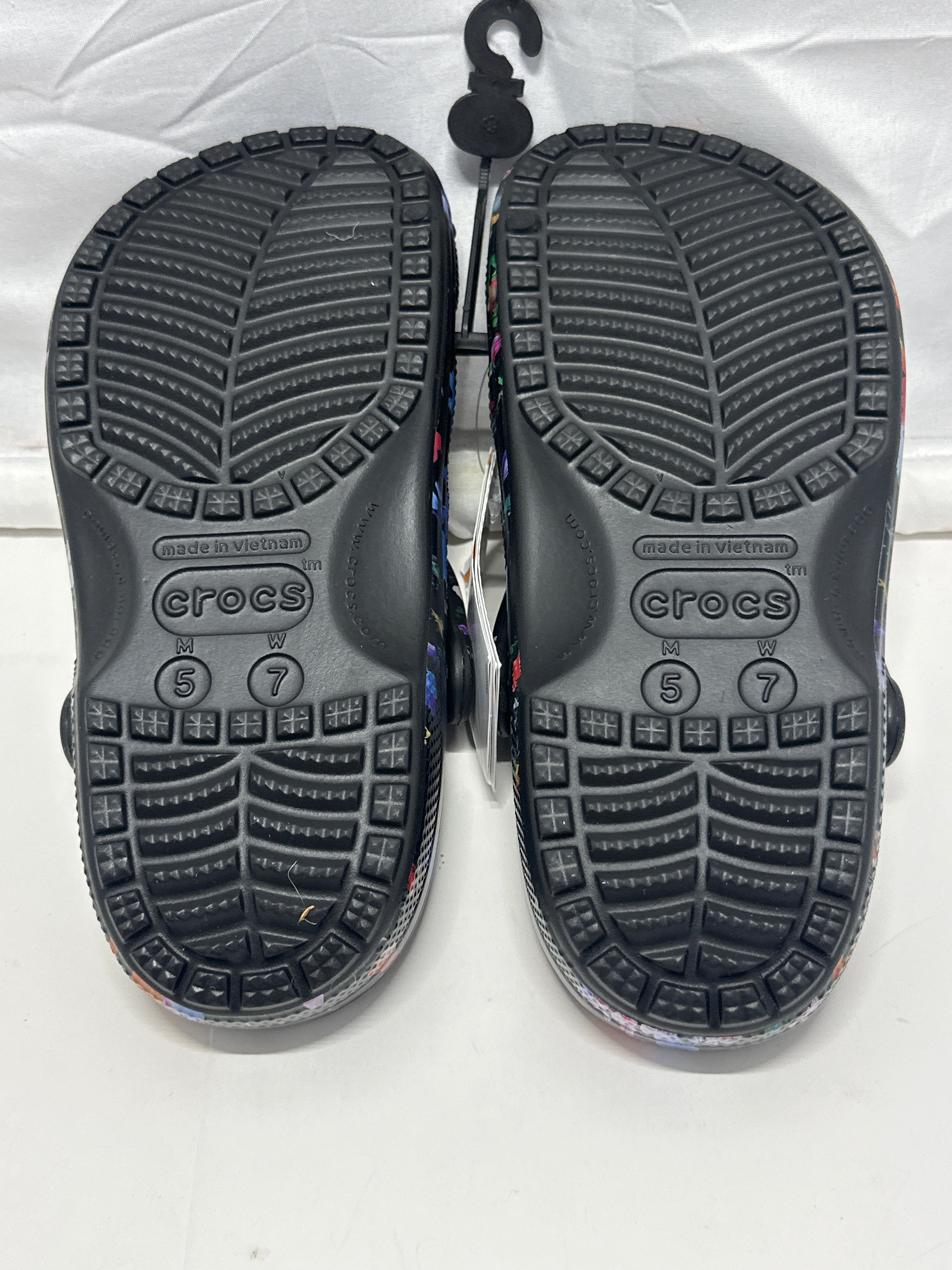 Crocs Classic Floral Print Clogs Black Women's M5 W7 EU 37-38