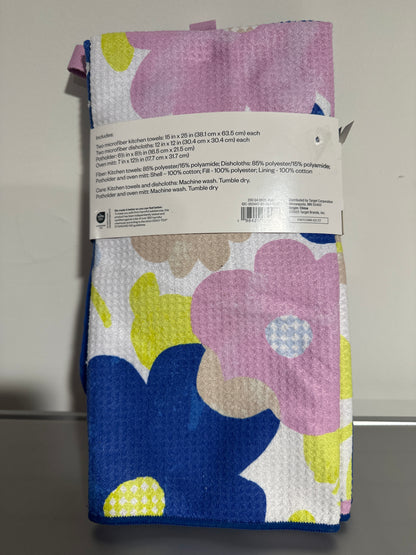 Room Essentials Kitchen Set: 2 Microfiber Towels, 2 Dishcloths, Pot Holders