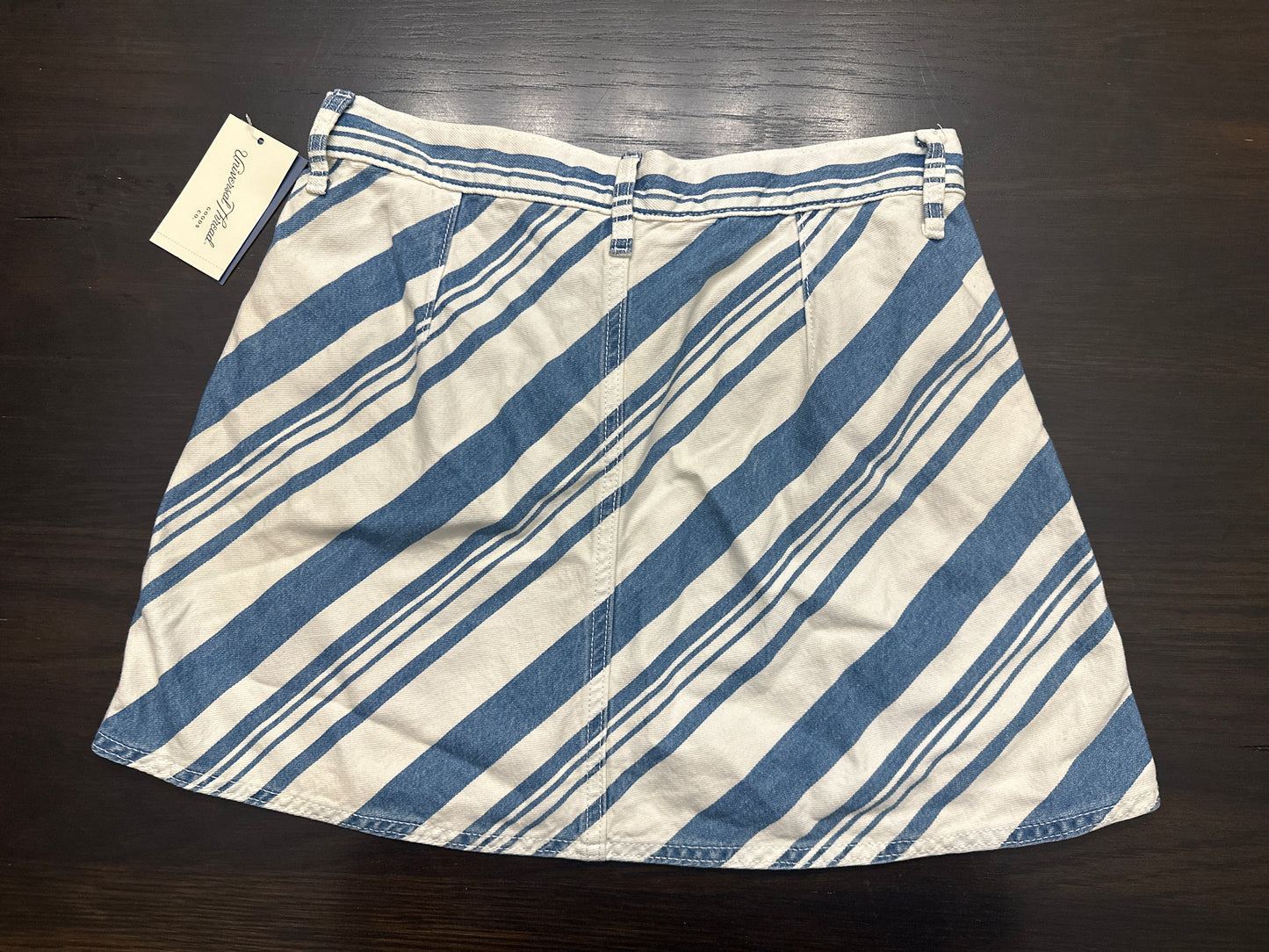 Universal Thread™ Blue & Cream Striped Denim Shorts – Women’s Size 6
