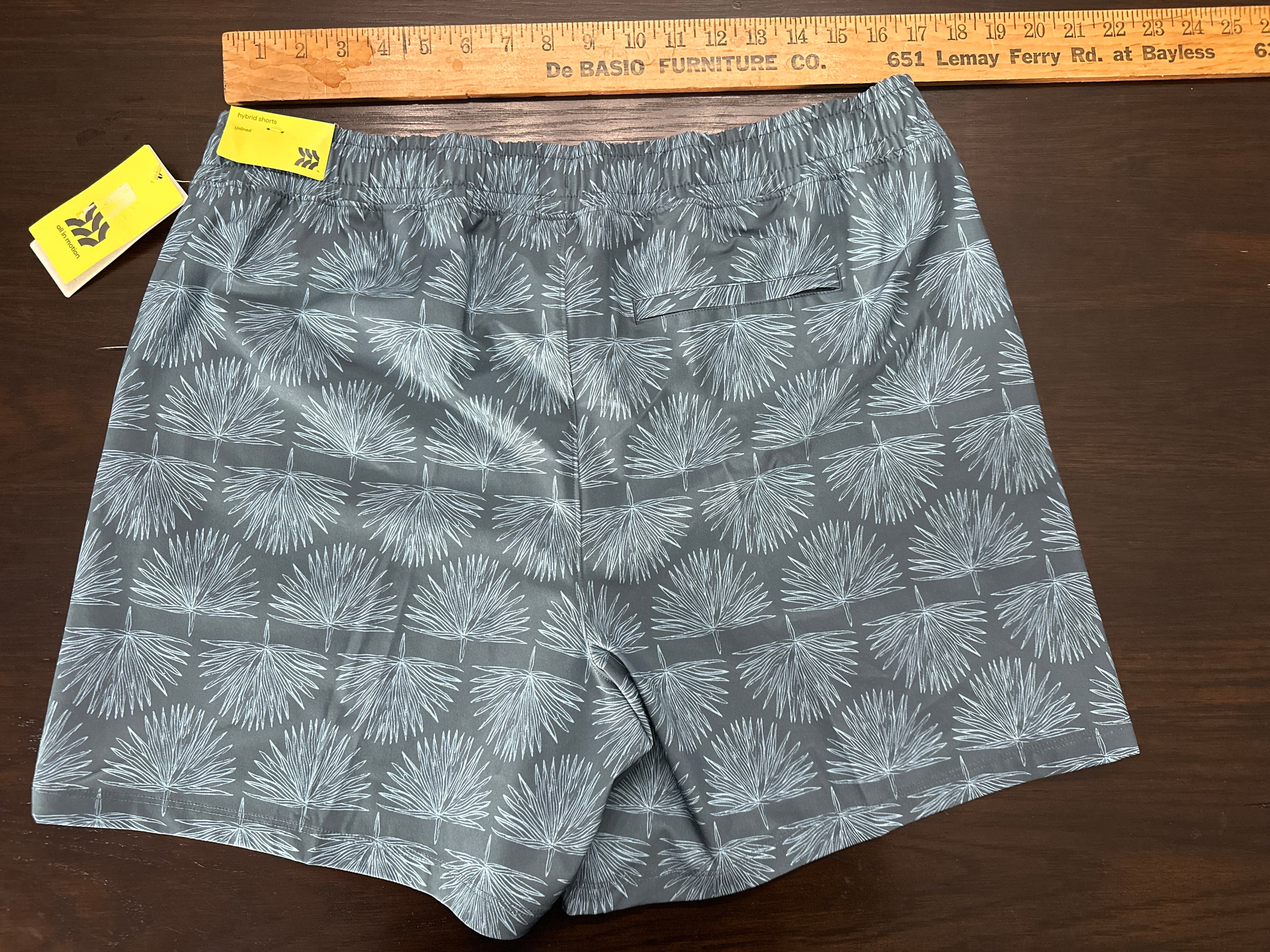 All in Motion Men's Hybrid Shorts 6 Blue Palm Print Large