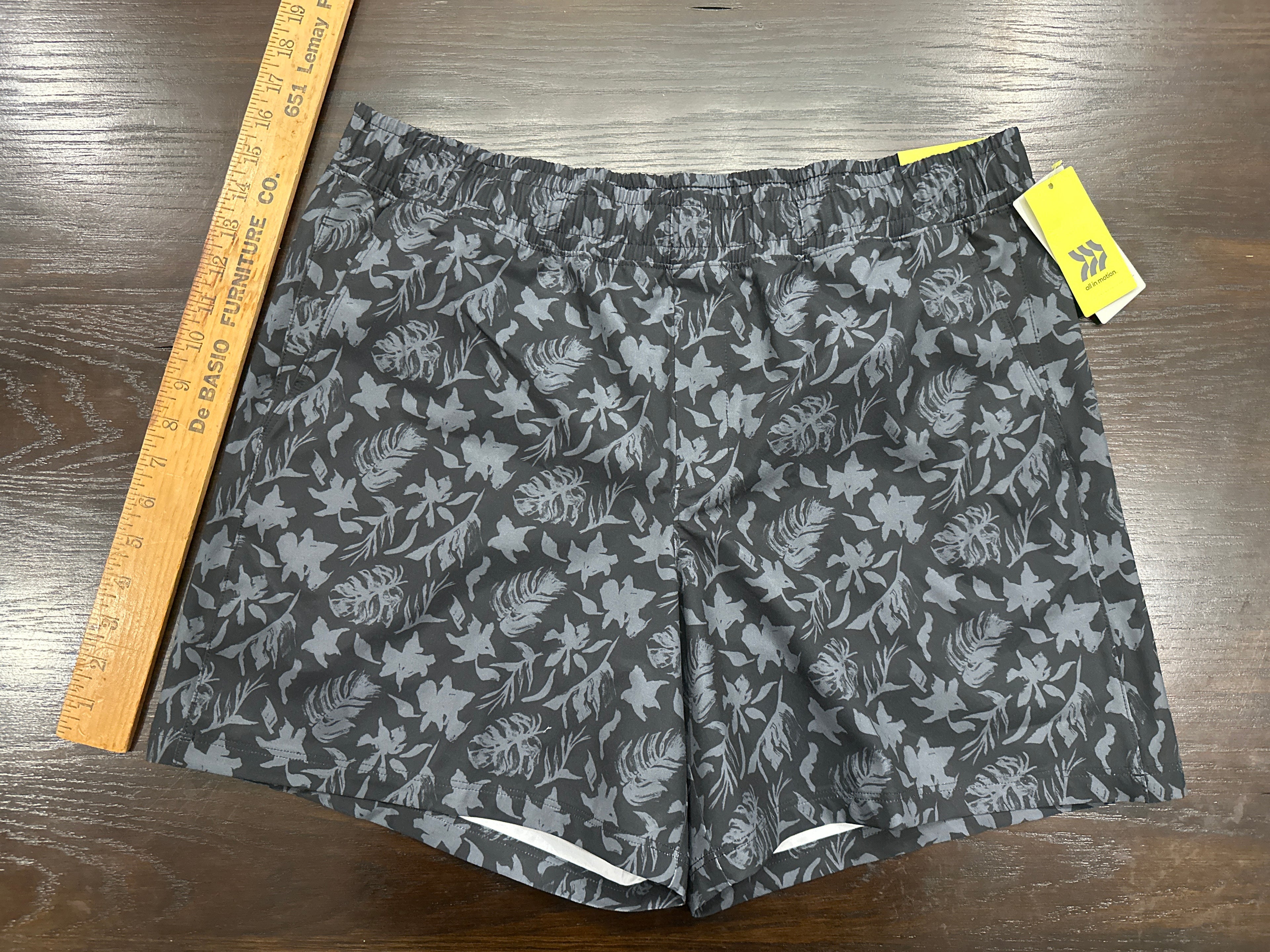 All in Motion Men’s Hybrid Shorts 6" Inseam Size Large