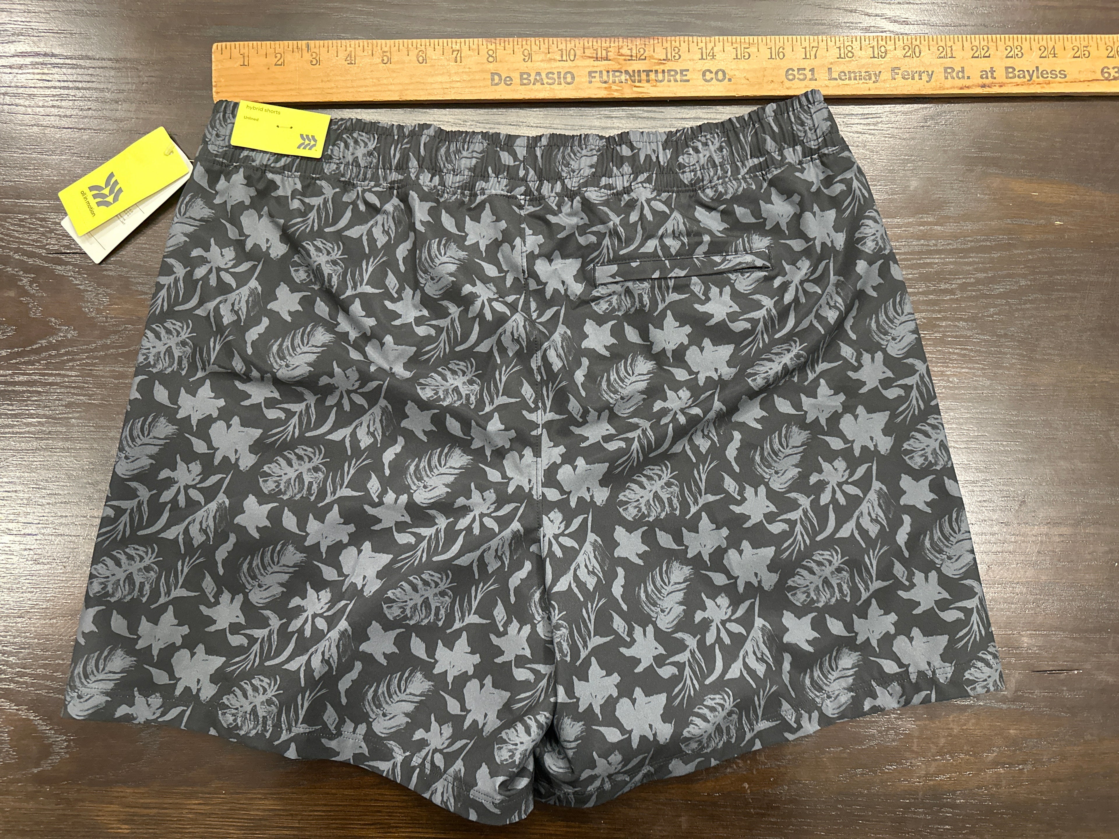 All in Motion Men’s Hybrid Shorts 6" Inseam Size Large
