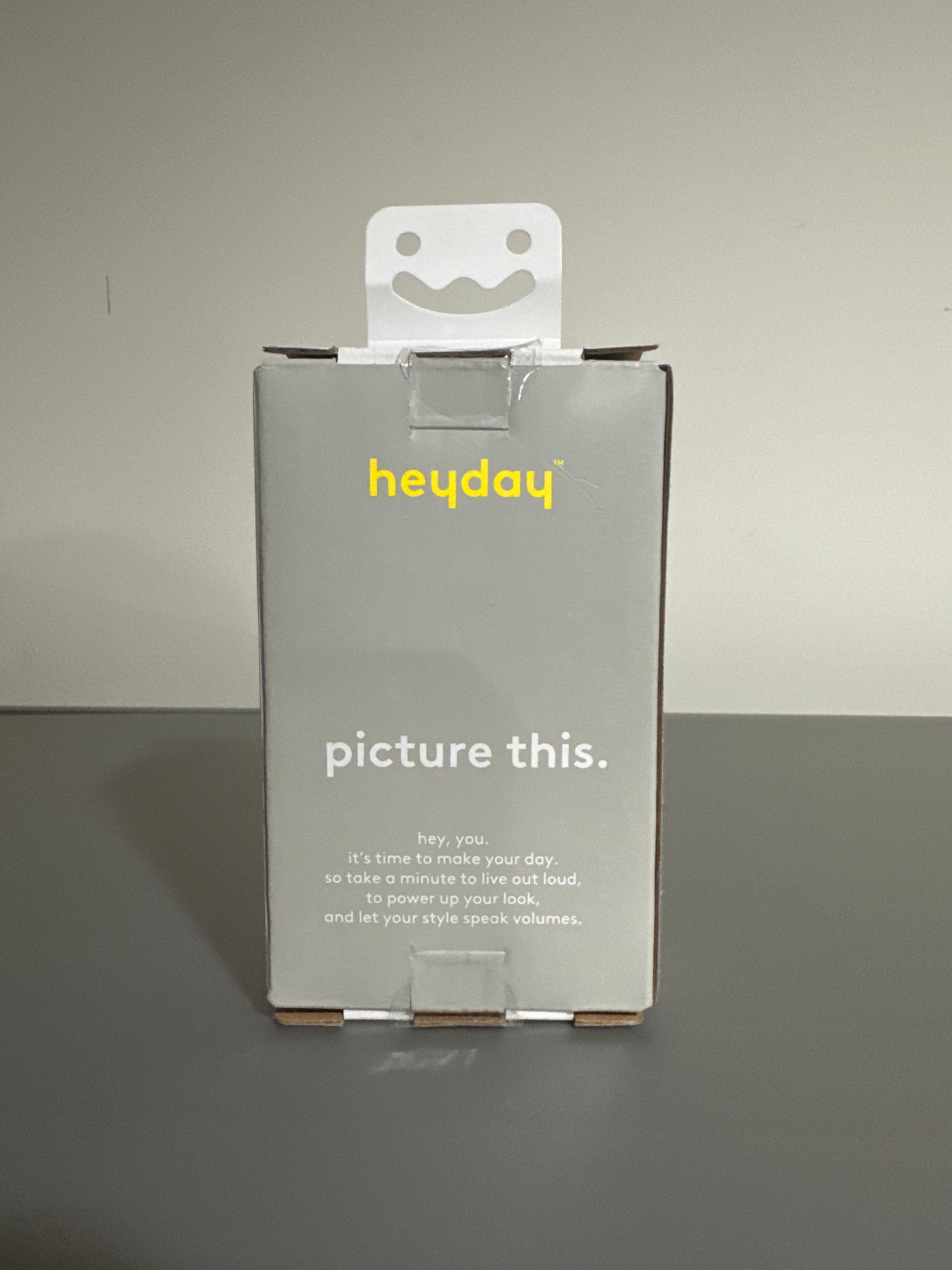 Heyday Single-Use Camera Yellow with Flash – 35mm Film (27 Exposures)