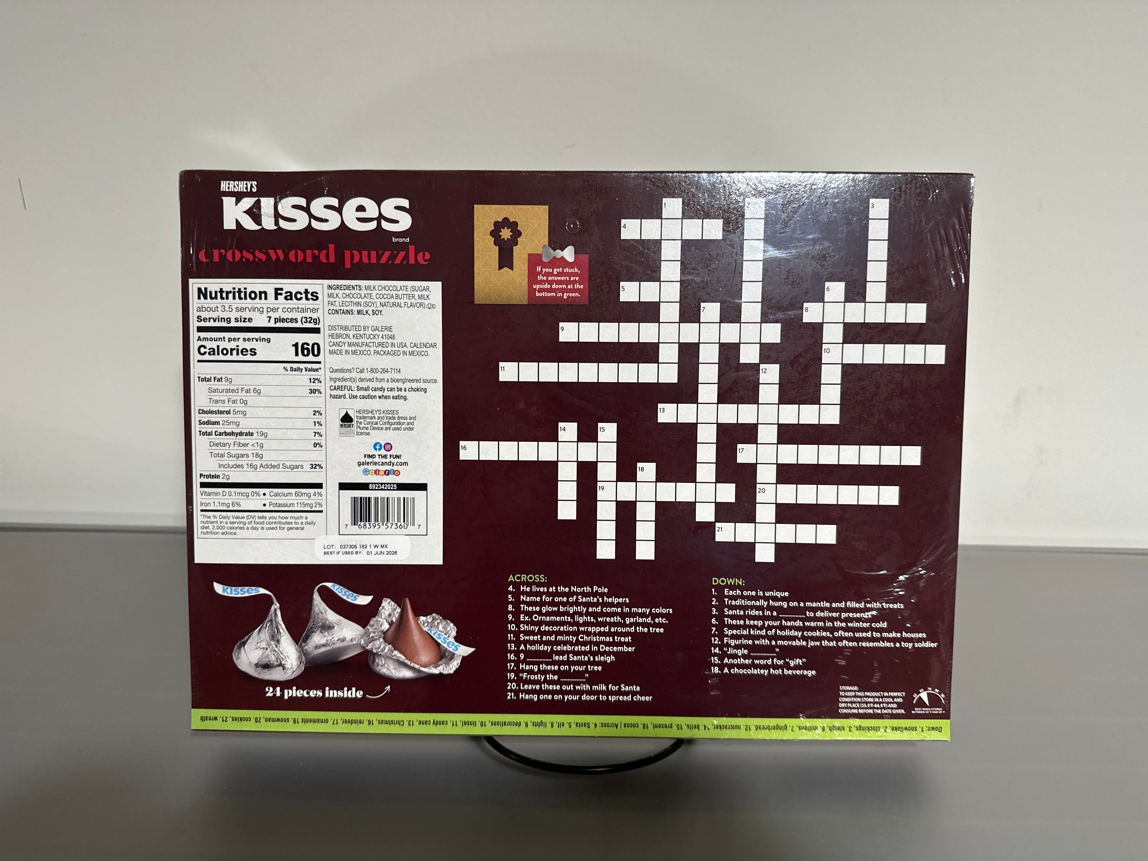 Hershey’s KISSES Milk Chocolate Advent Calendar 24-Day Holiday Crossword