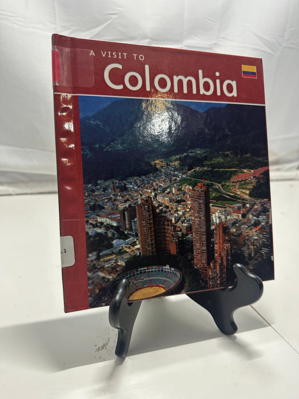 A visit to Colombia by Mary Virginia Fox Hardcover Children