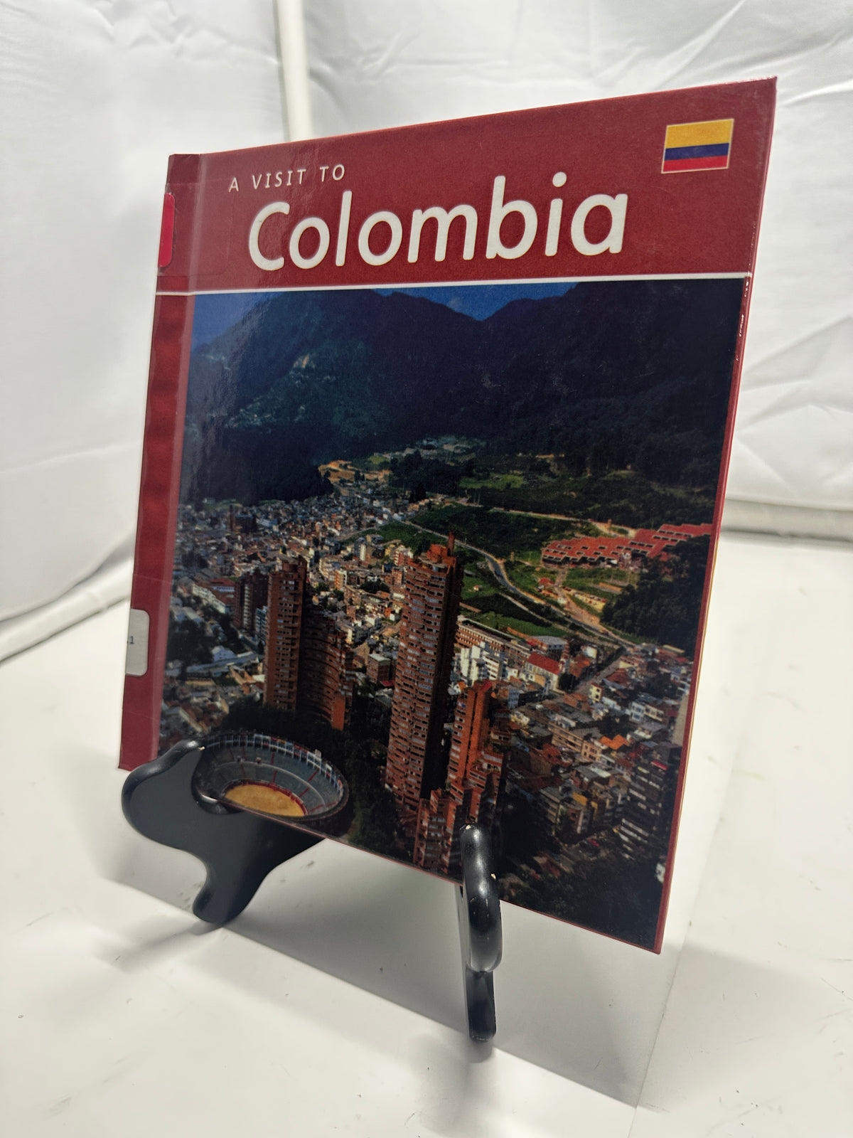 A visit to Colombia by Mary Virginia Fox Hardcover Children