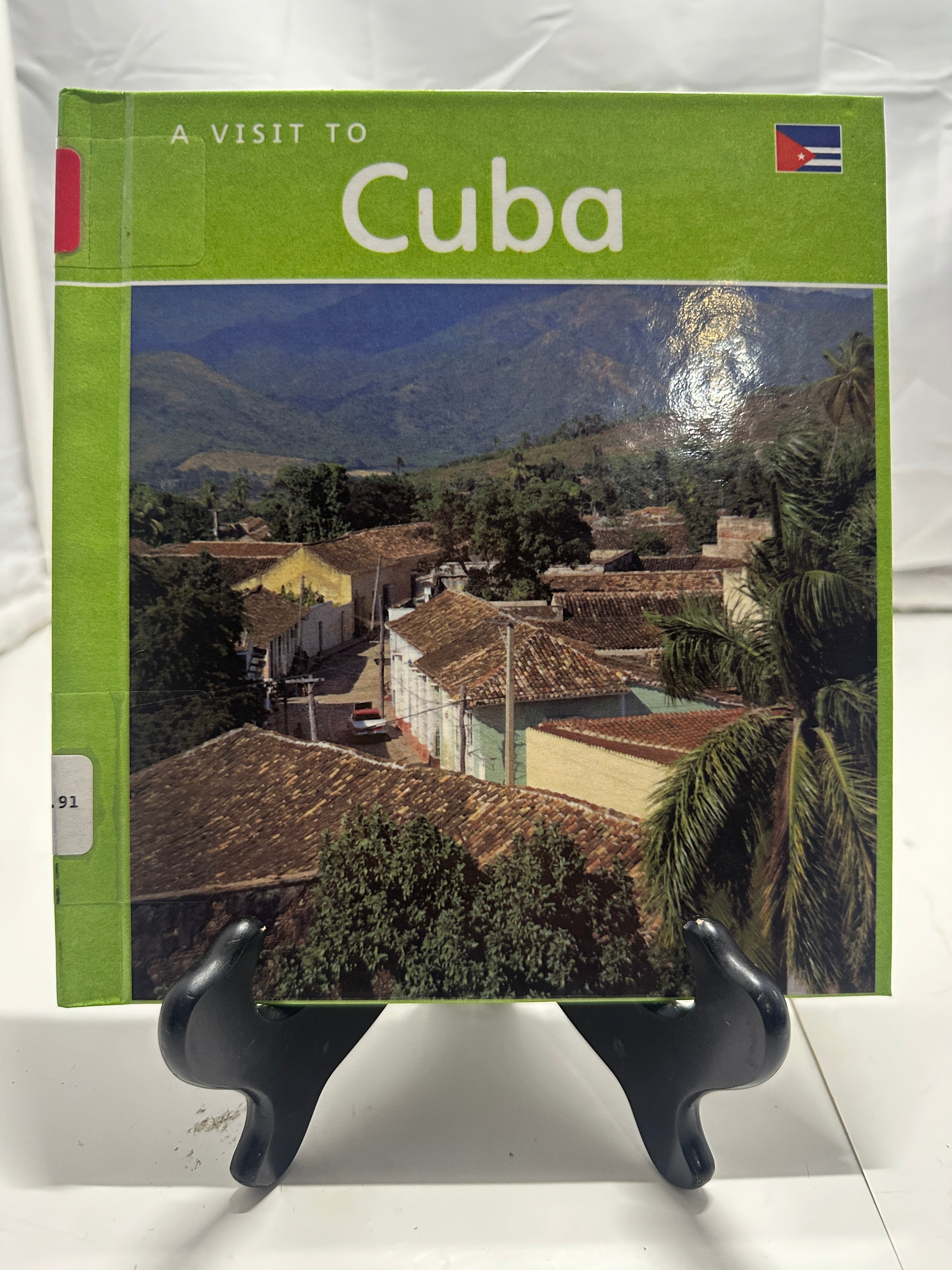 A visit to Cuba by Alta Schreier Hardcover Children