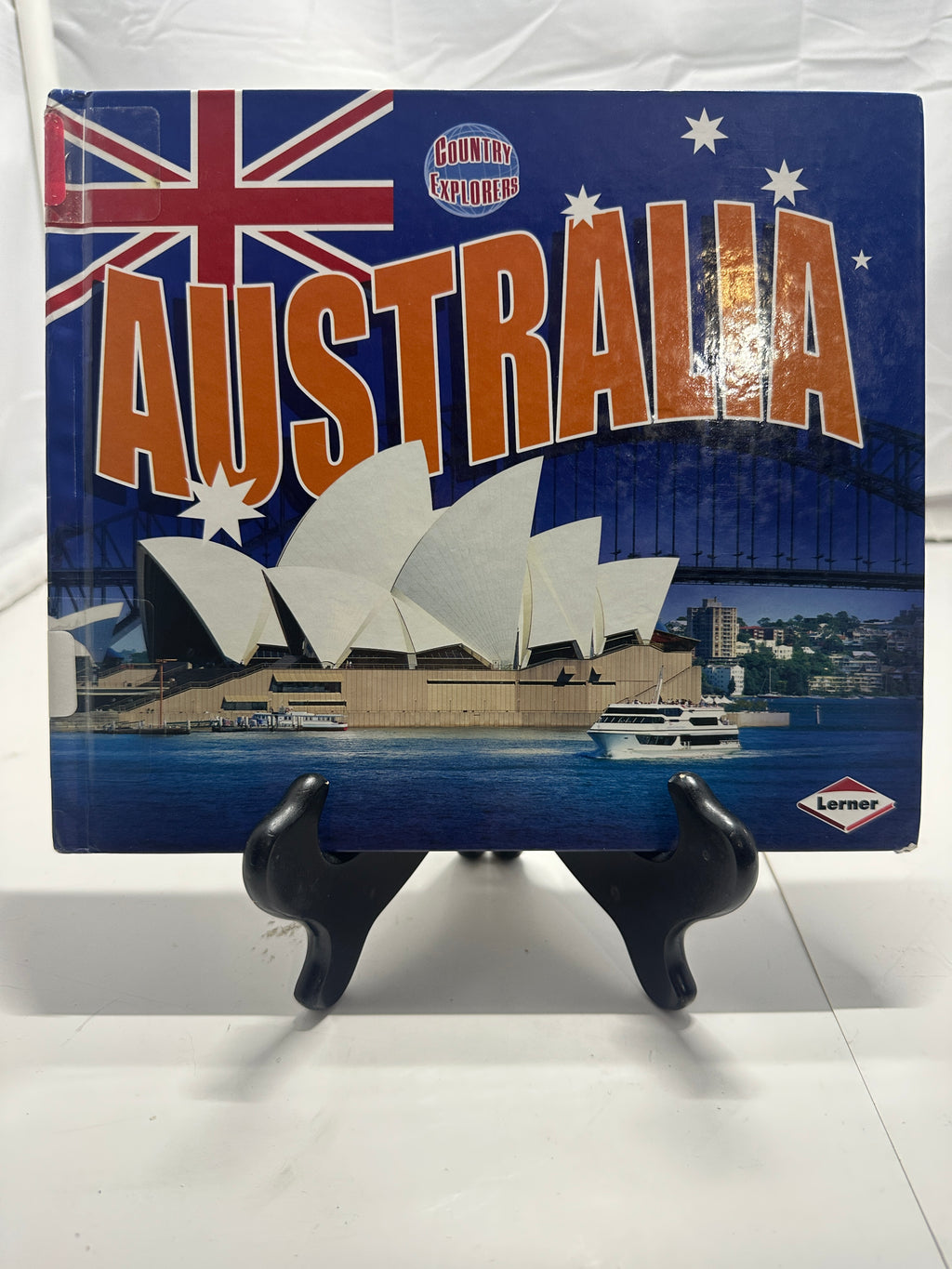 Australia by Sean McCollum Hardcover