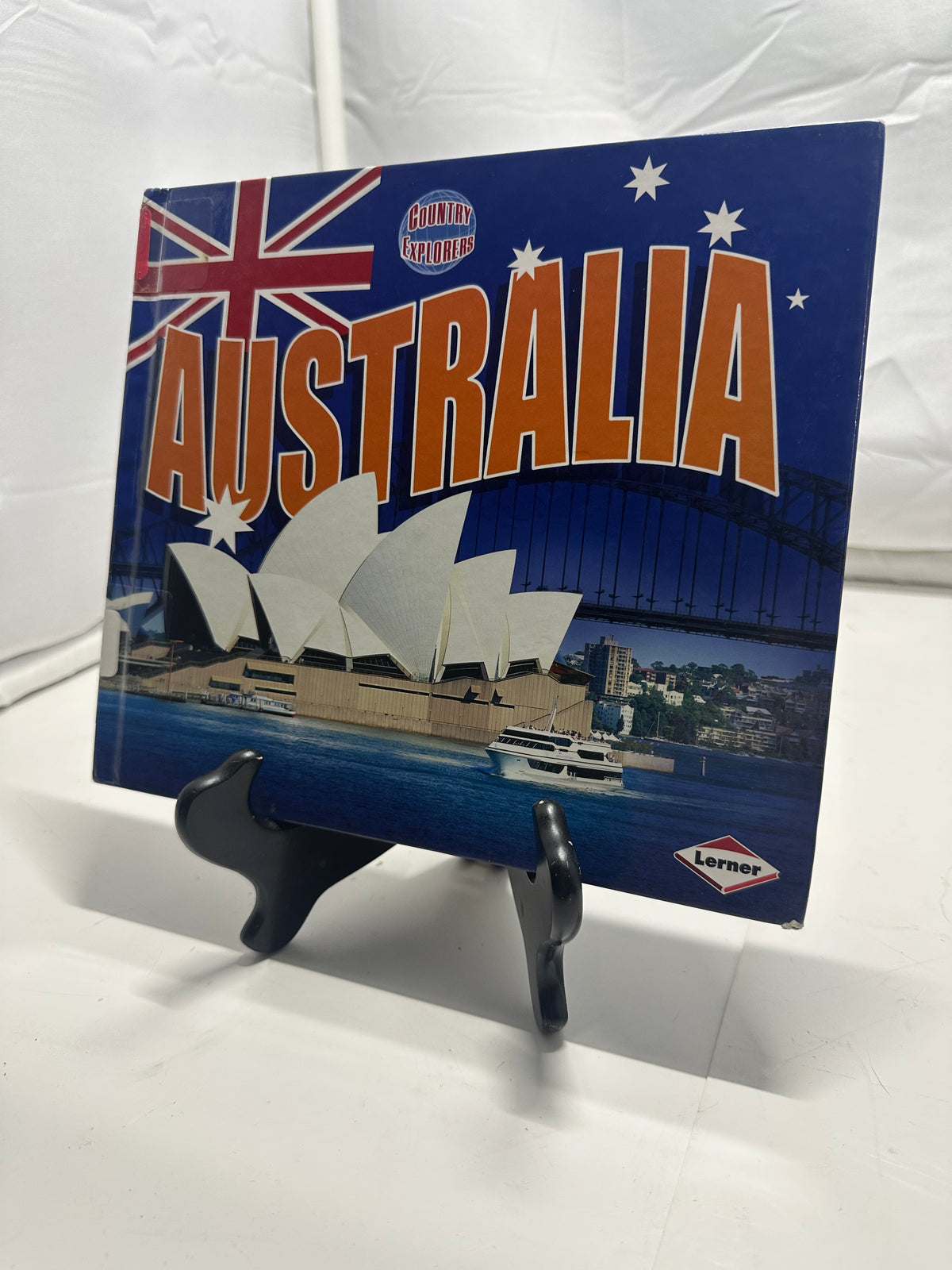 Australia by Sean McCollum Hardcover