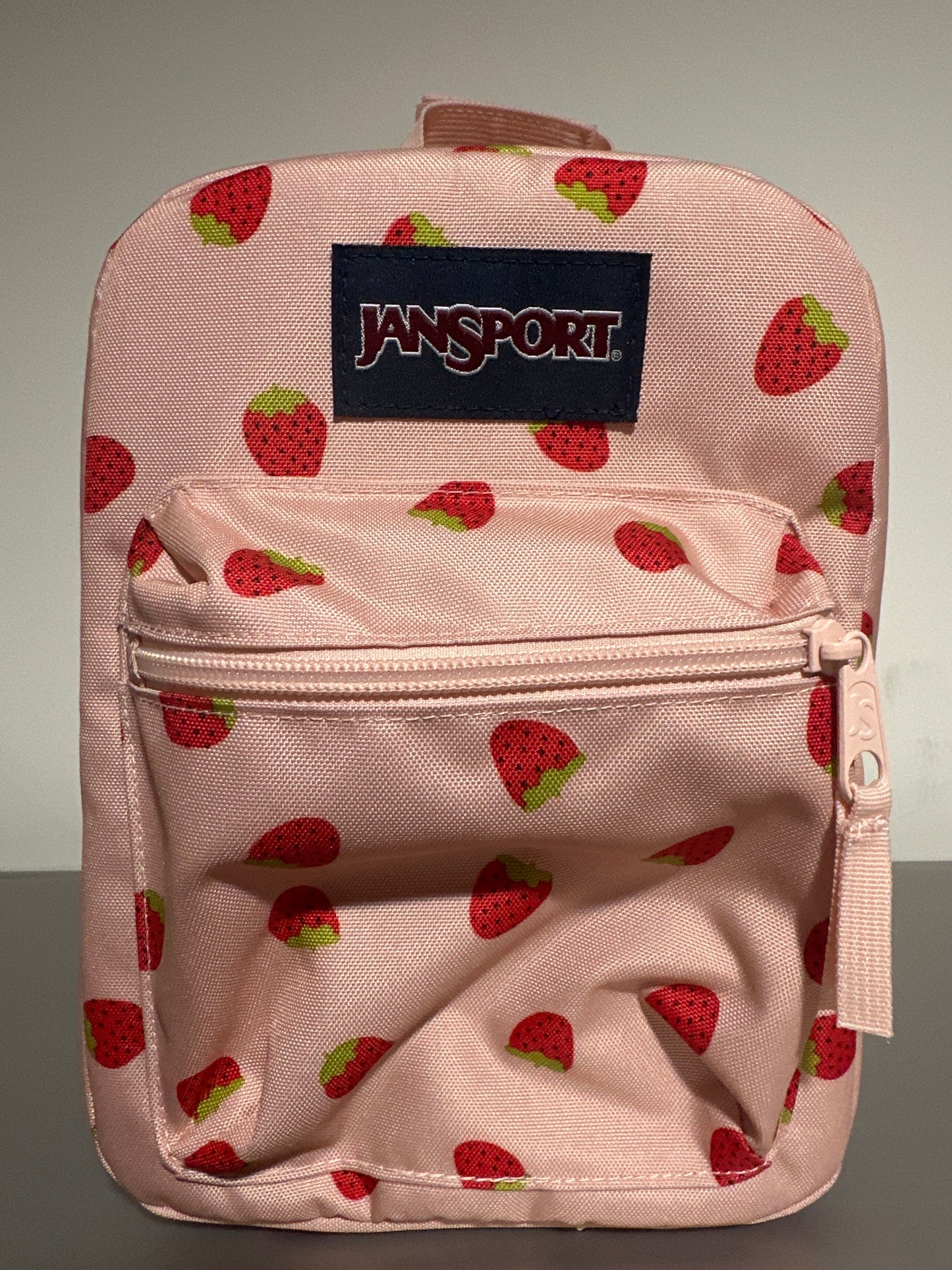 Jansport Lunchbox – Pink Strawberry Print