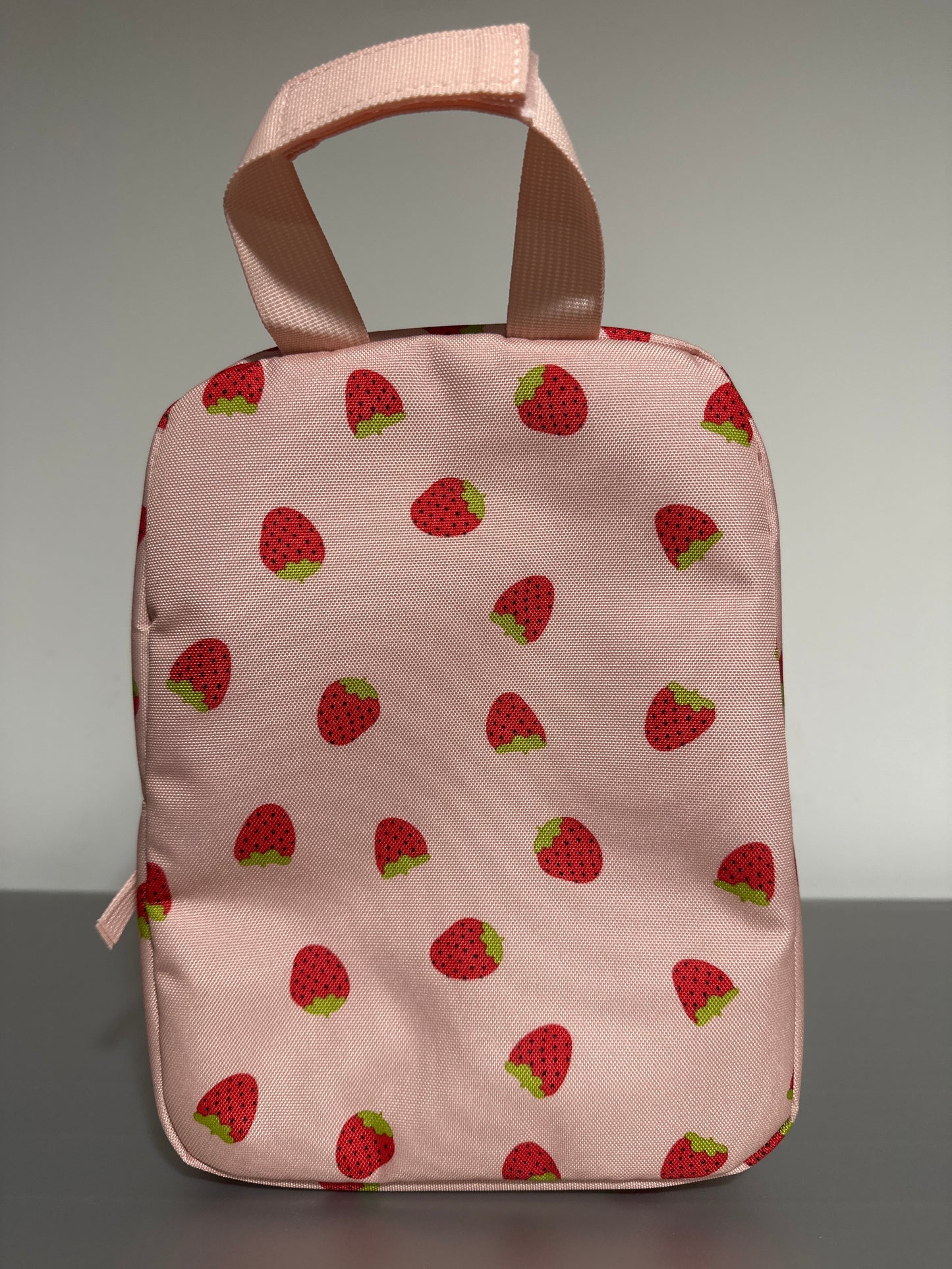 Jansport Lunchbox – Pink Strawberry Print