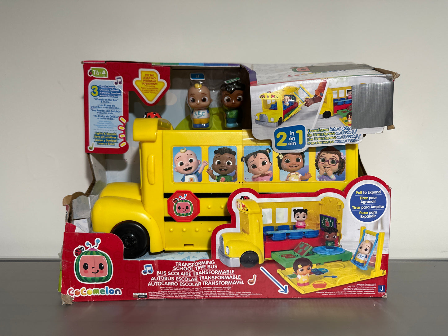 CoComelon Musical School Time Transforming Bus - Lights and Sounds - 3 Favorite Songs - 6 Areas of Play - Actionable JJ and Cody Figures
