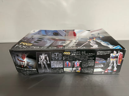 Bandai RG RX-78-2 Gundam – 1/144 Real Grade Close-Combat Mobile Suit Model Kit
