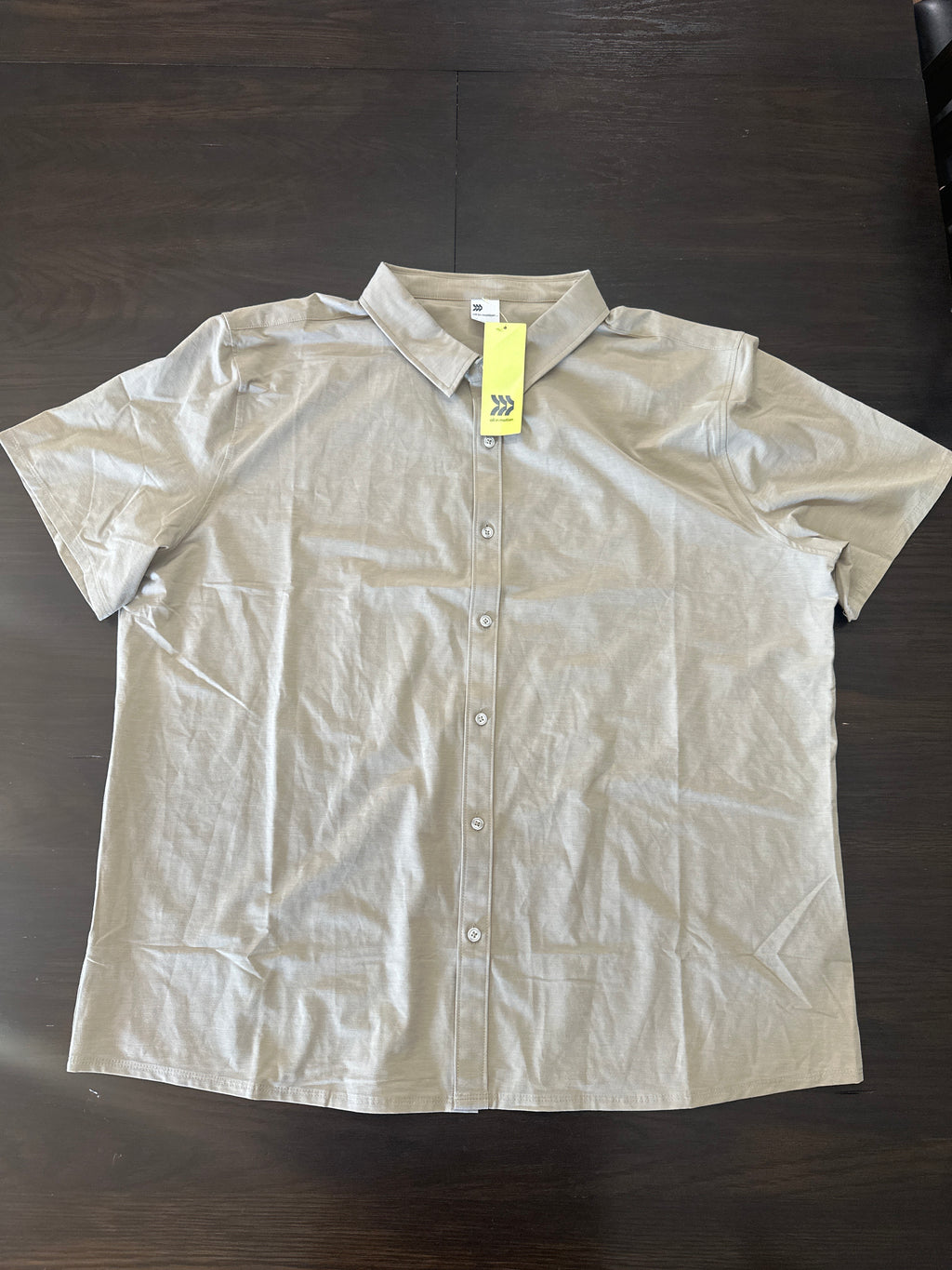 All in Motion Men’s Quick Dry Woven Button-Up Shirt