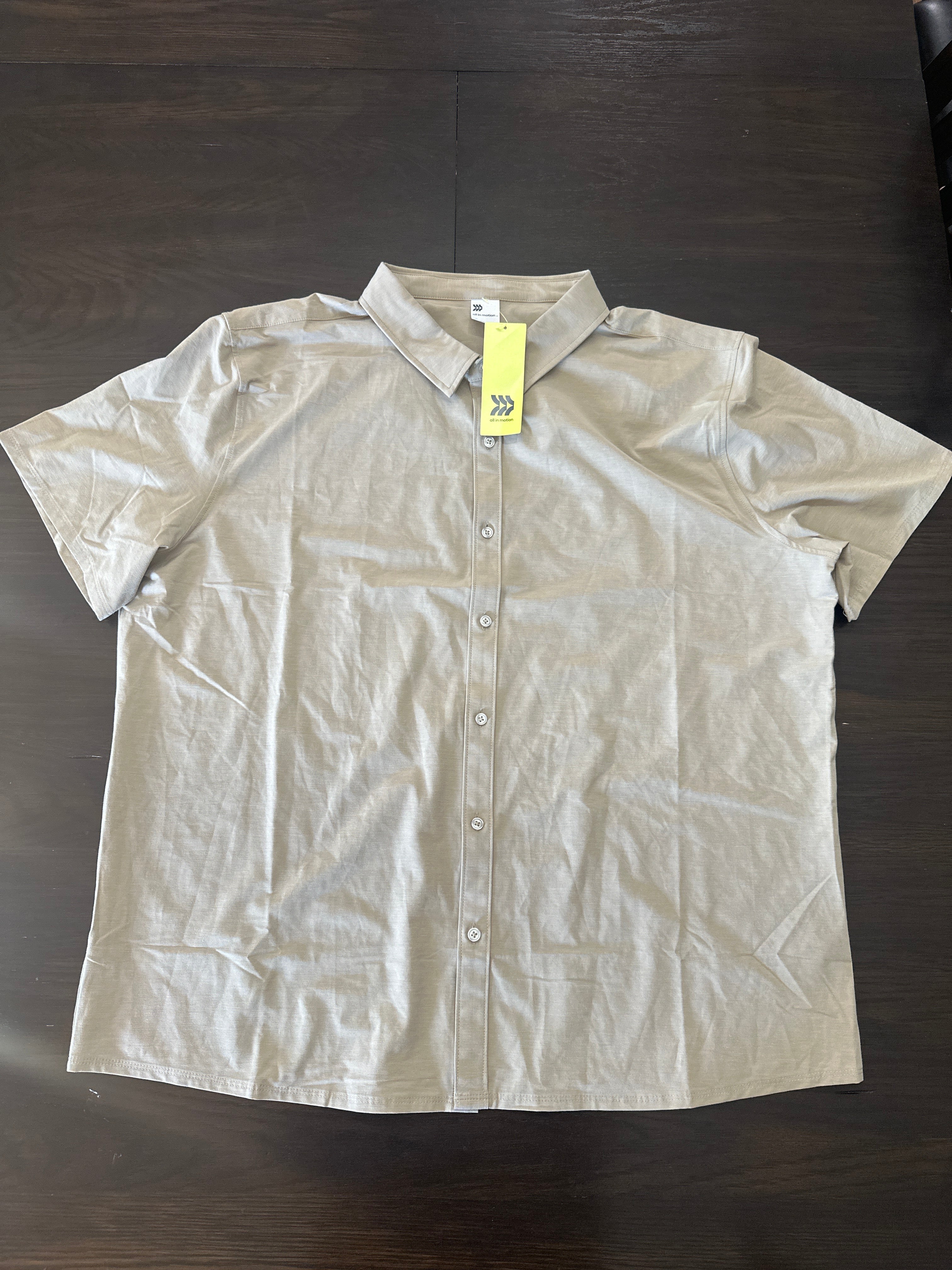 All in Motion Men’s Quick Dry Woven Button-Up Shirt