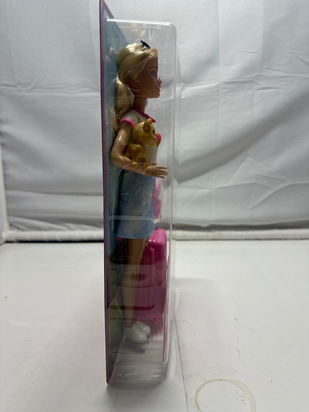 Barbie Family and Friends Malibu Travel Doll with puppy and accessories, new