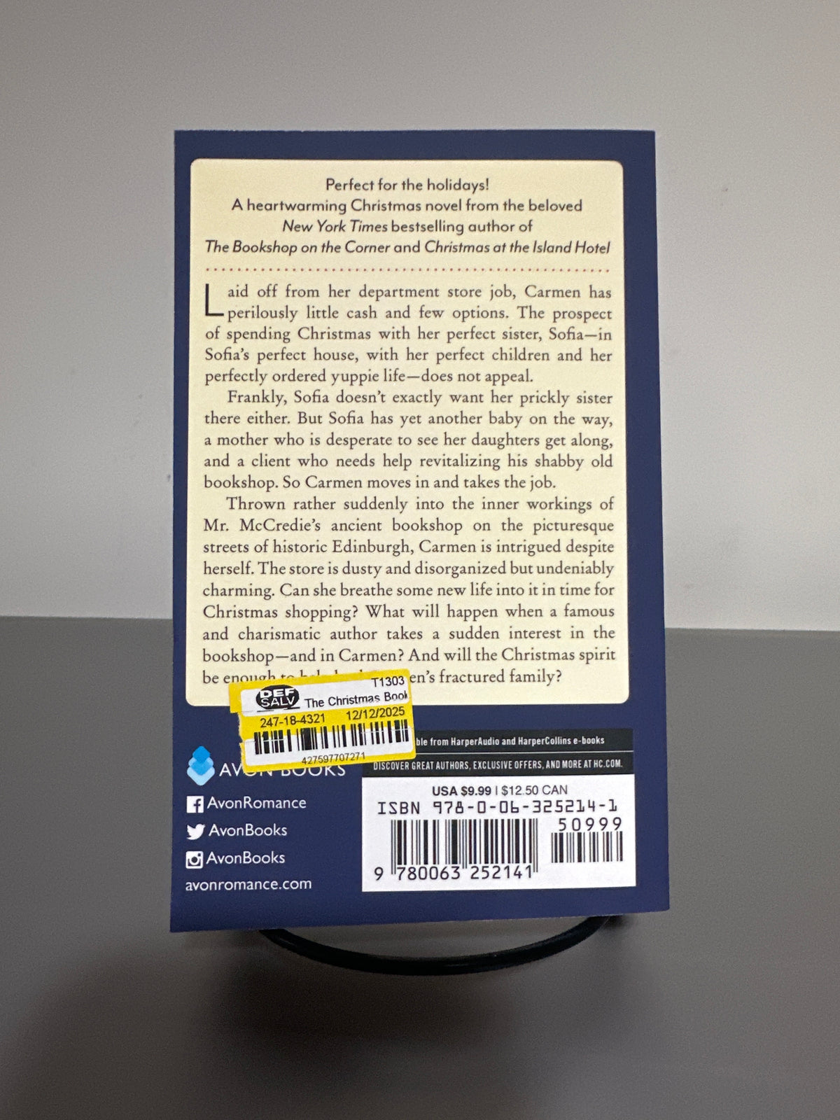 The Christmas Bookshop by Jenny Colgan paperback product photo 3