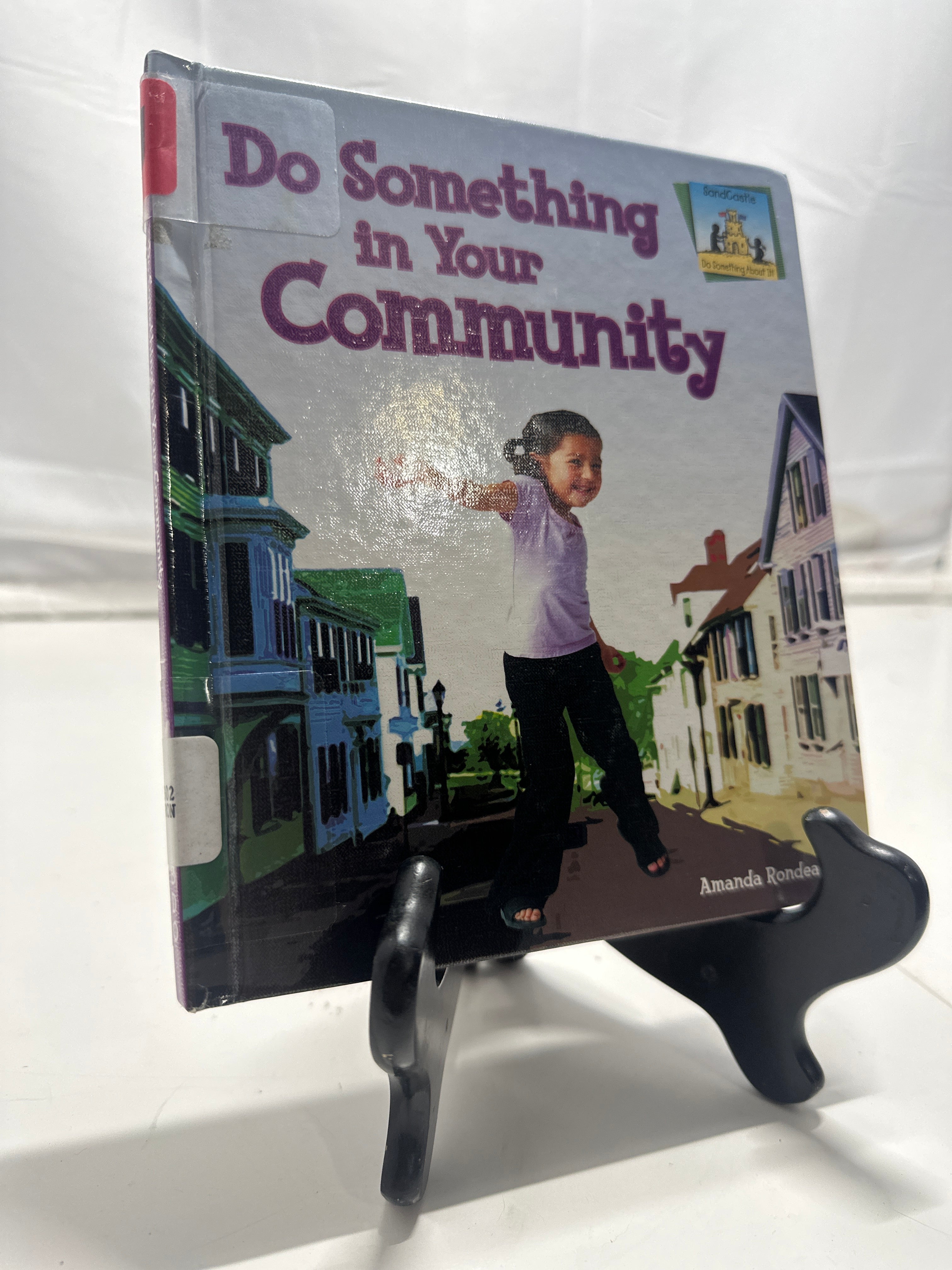 Do Something in Your Community (Do Something About It) Hardcover